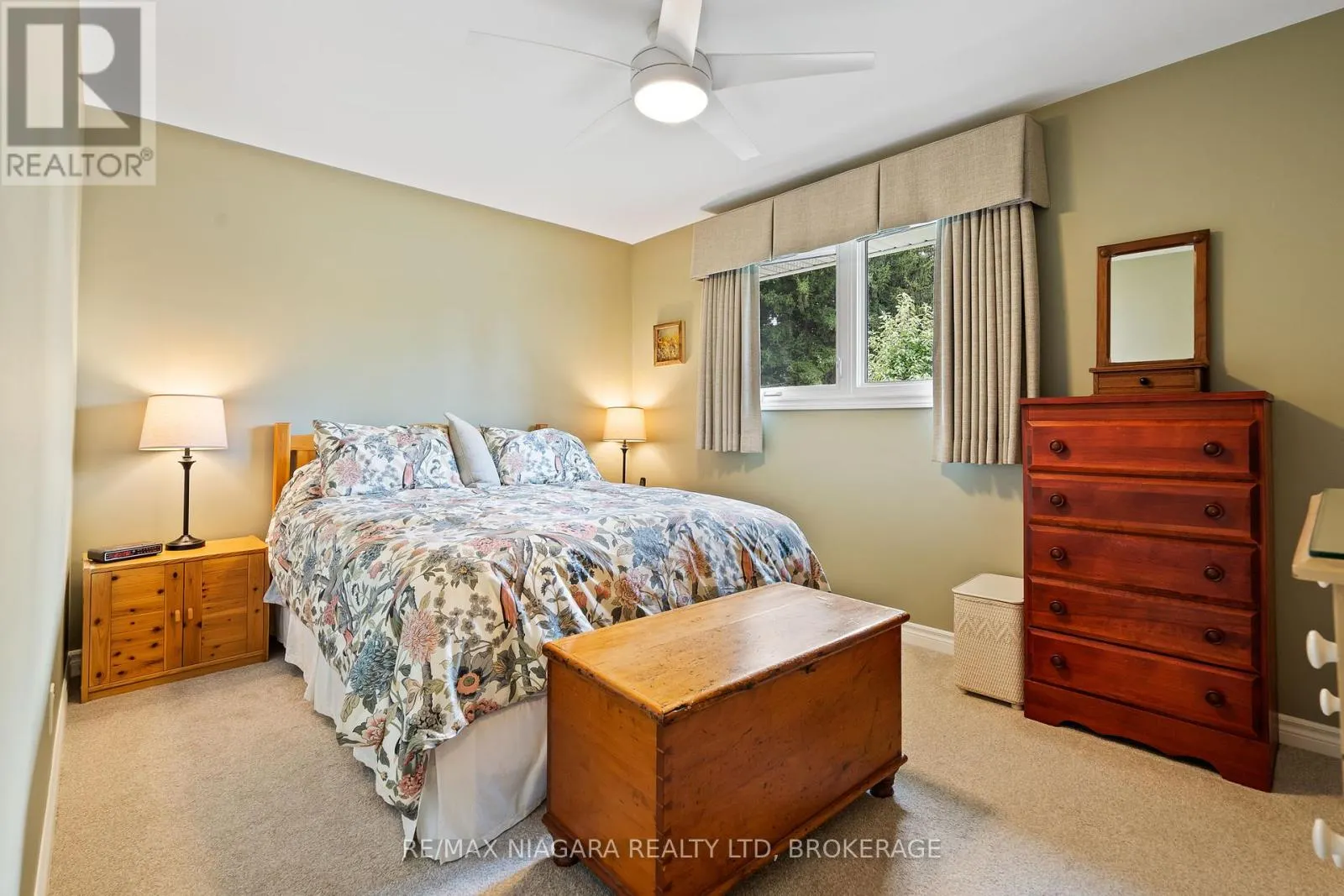 2 BAYRIDGE COVE