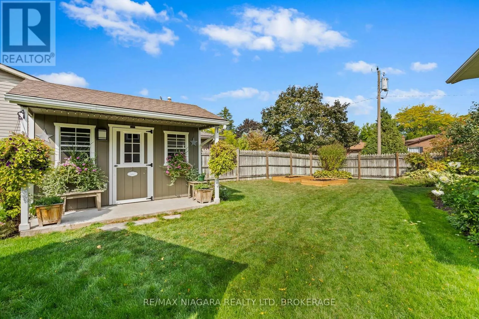 2 BAYRIDGE COVE