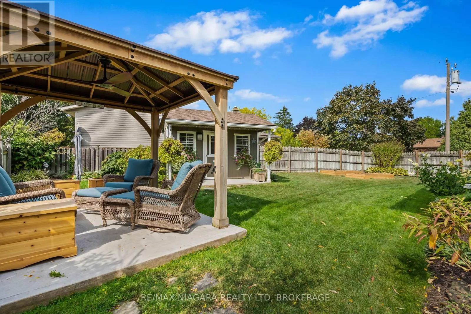 2 BAYRIDGE COVE
