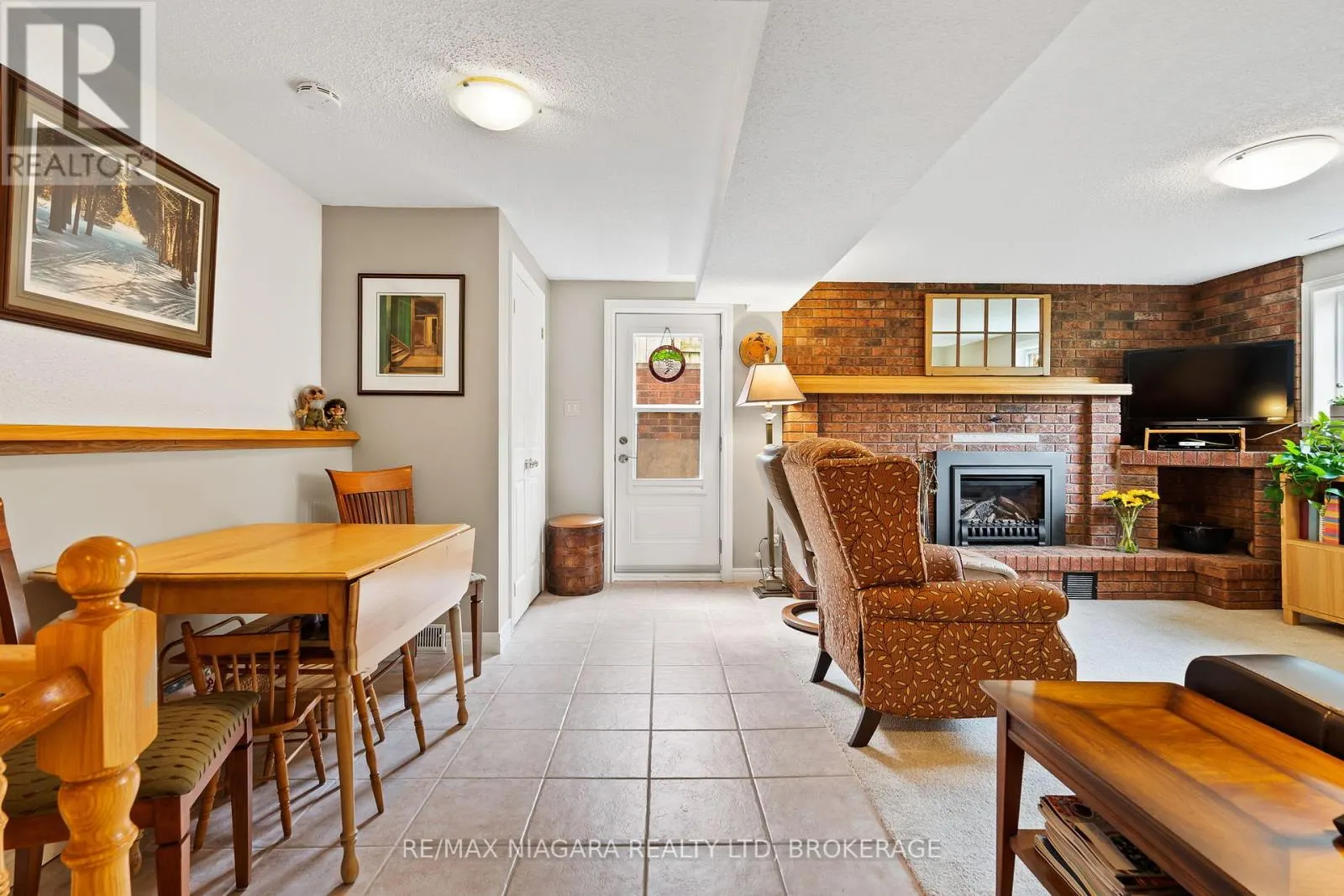 2 BAYRIDGE COVE