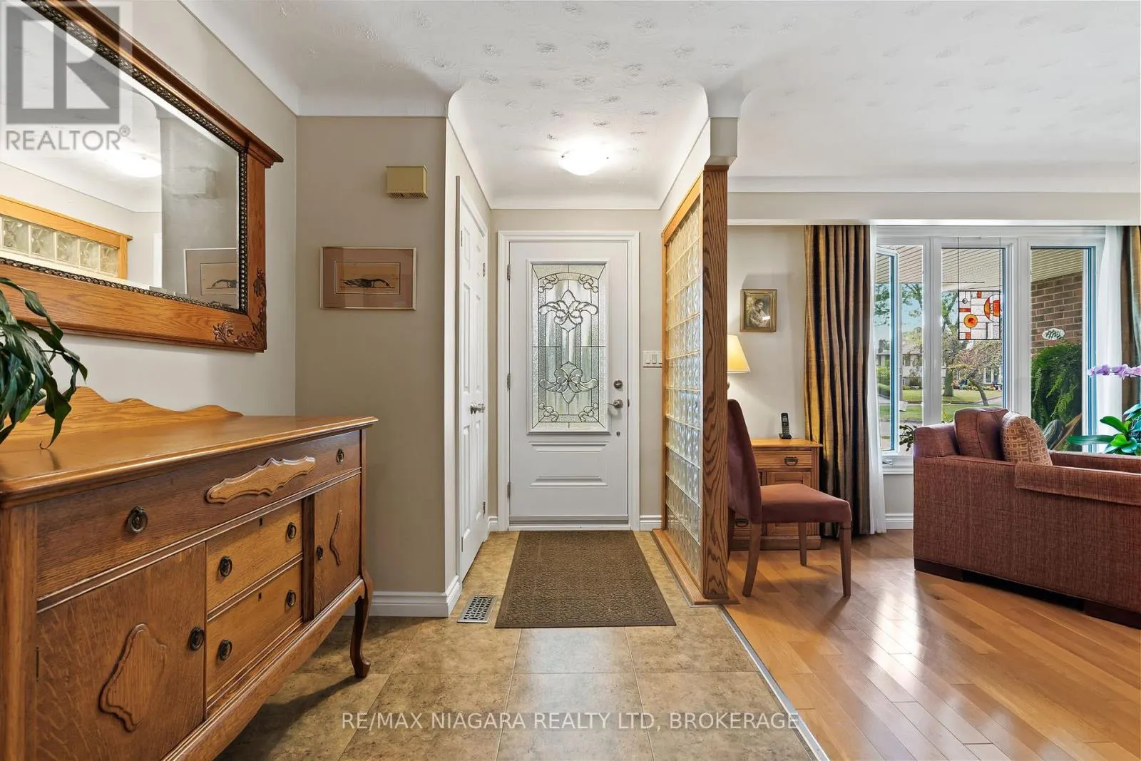 2 BAYRIDGE COVE