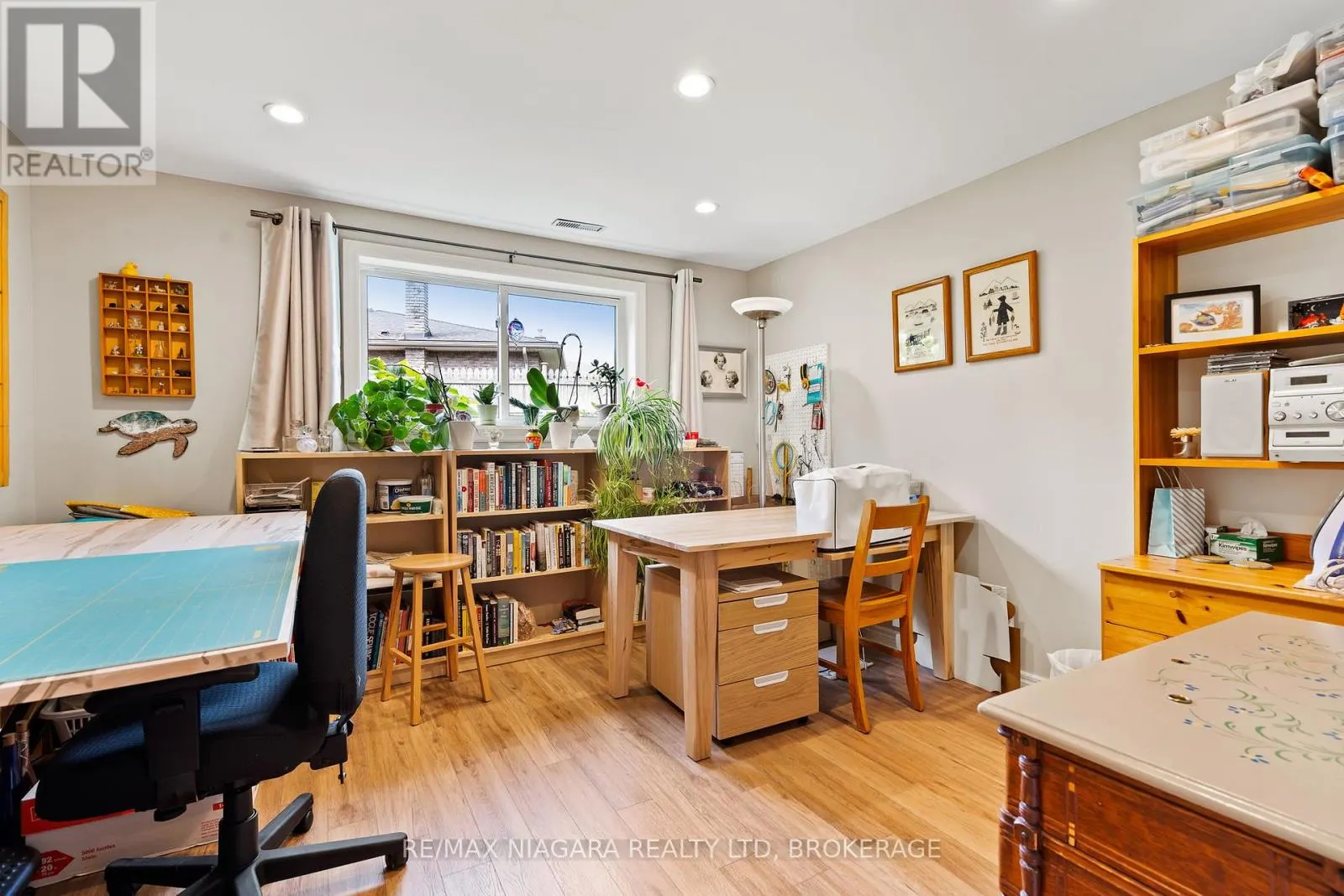 2 BAYRIDGE COVE