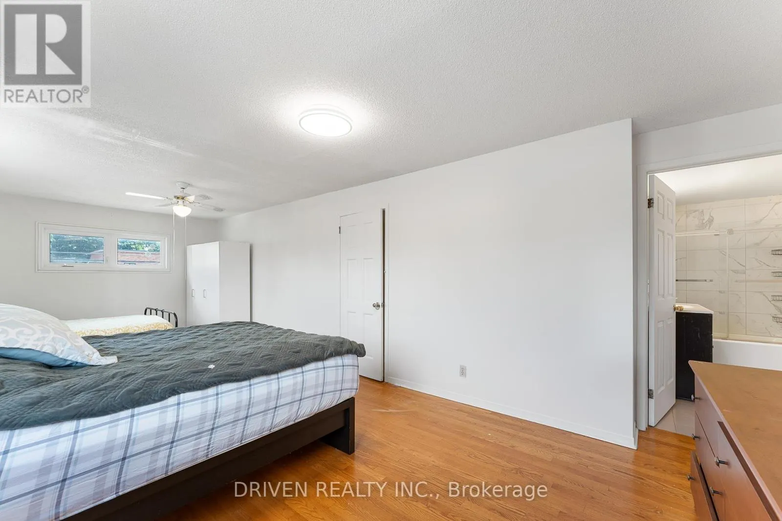 876 PINECREST ROAD