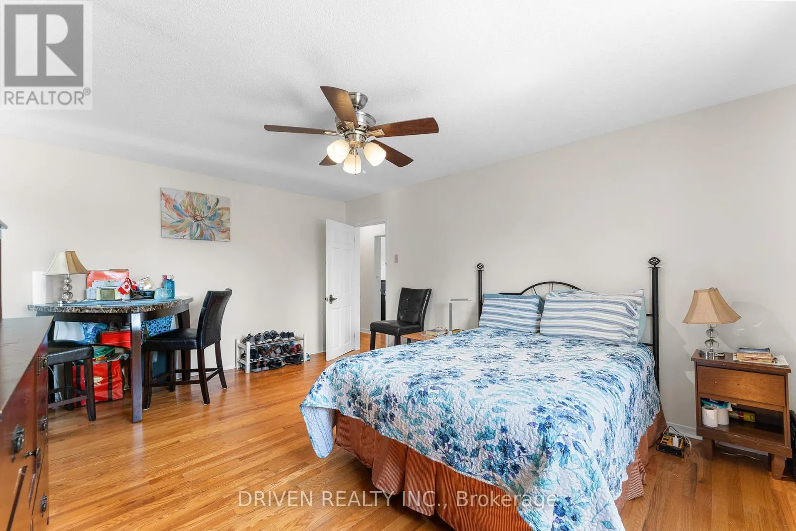 876 PINECREST ROAD