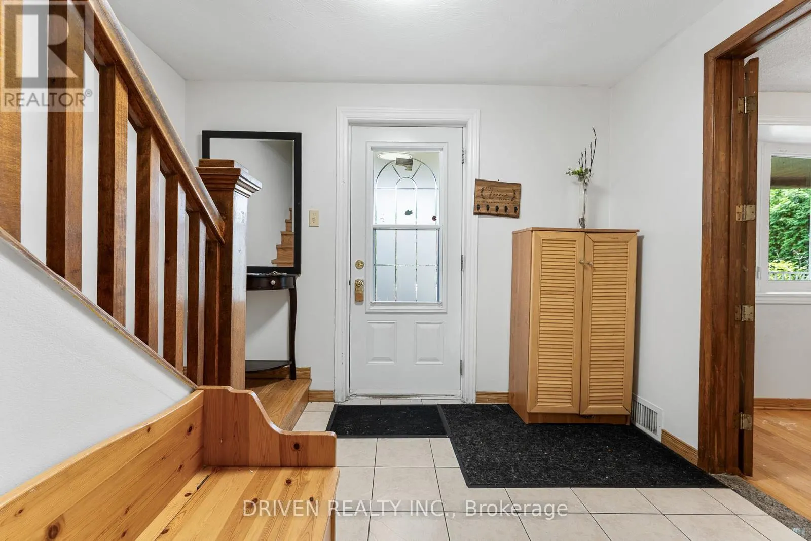 876 PINECREST ROAD