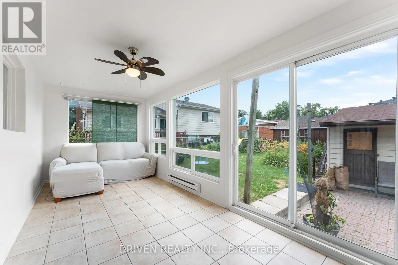 876 PINECREST ROAD