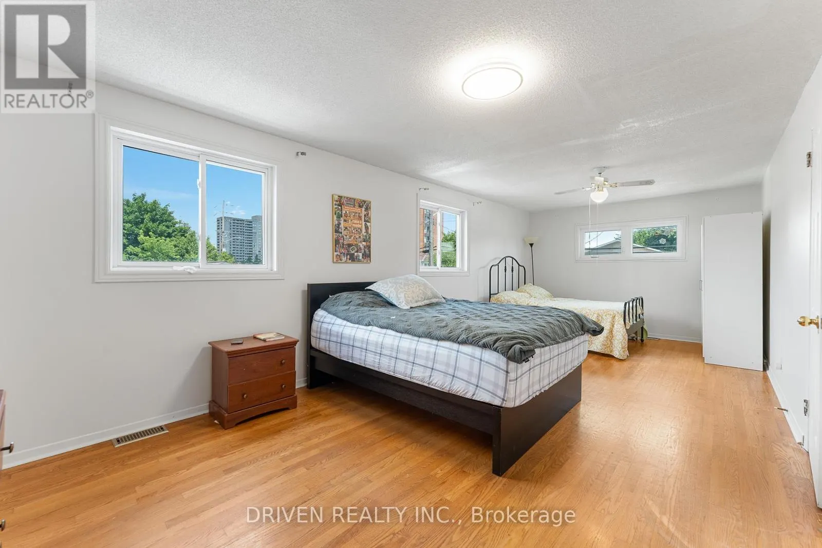876 PINECREST ROAD