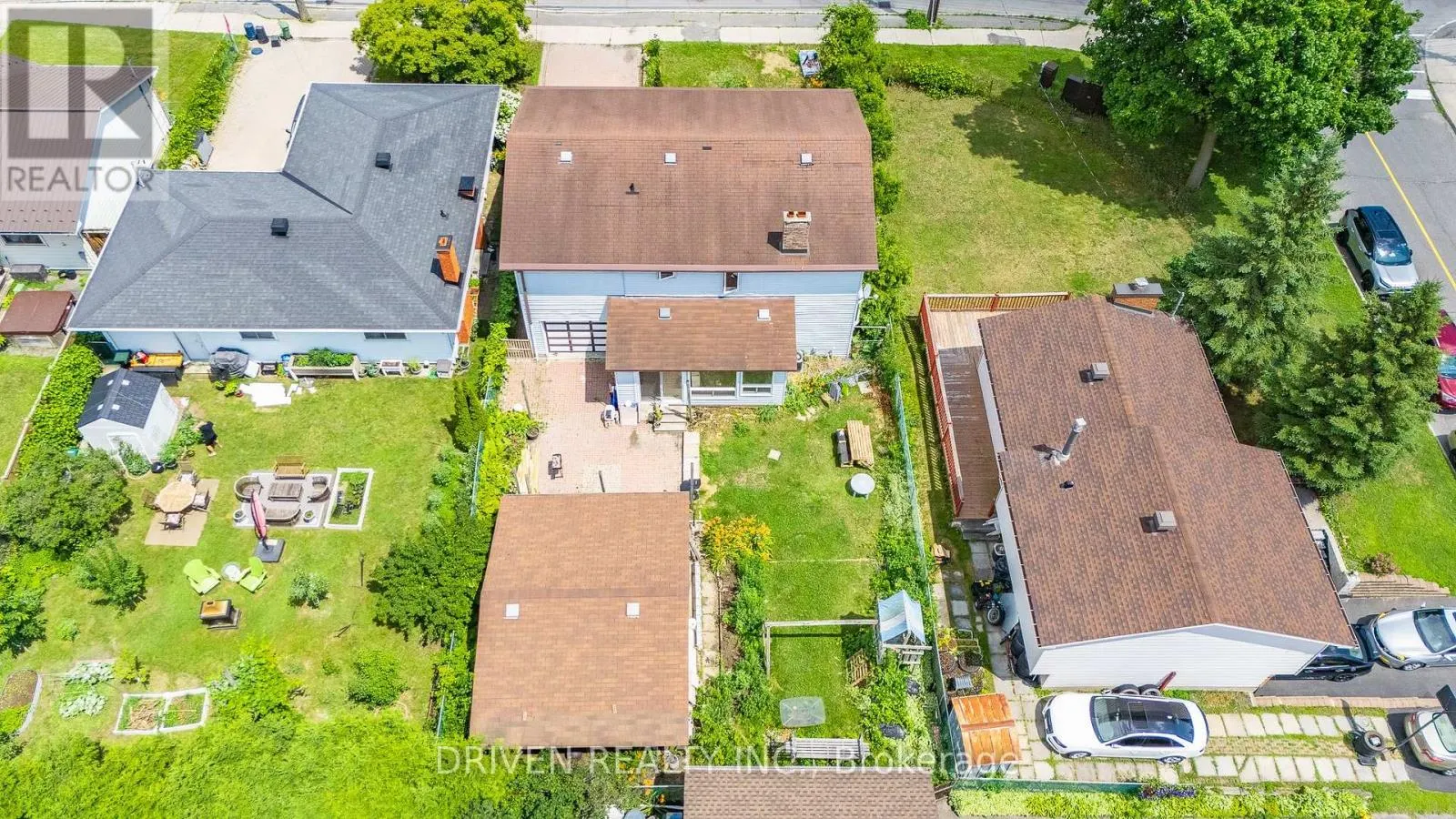 876 PINECREST ROAD
