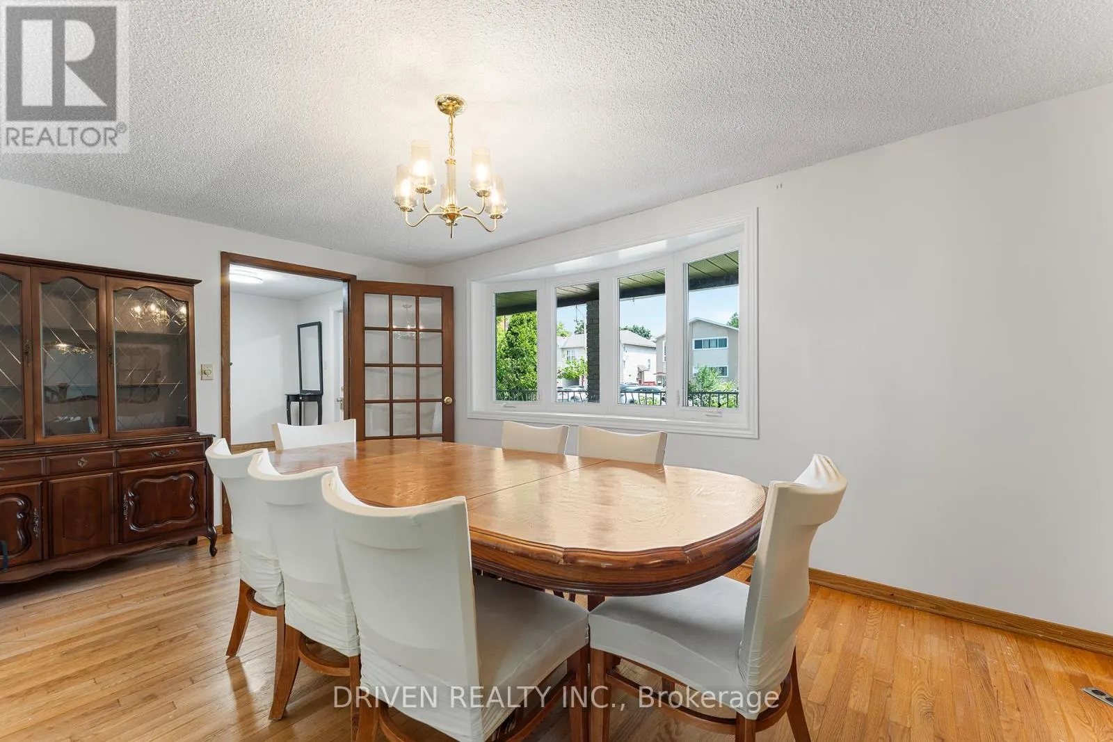 876 PINECREST ROAD