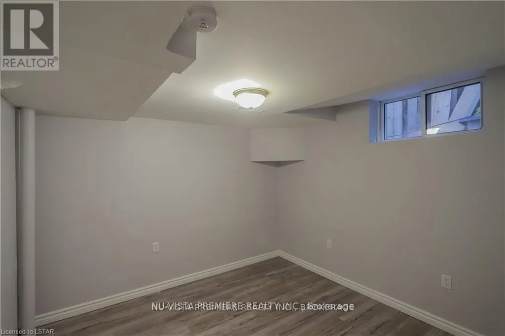 LOWER - 132 WHARNCLIFFE ROAD N, #Lower