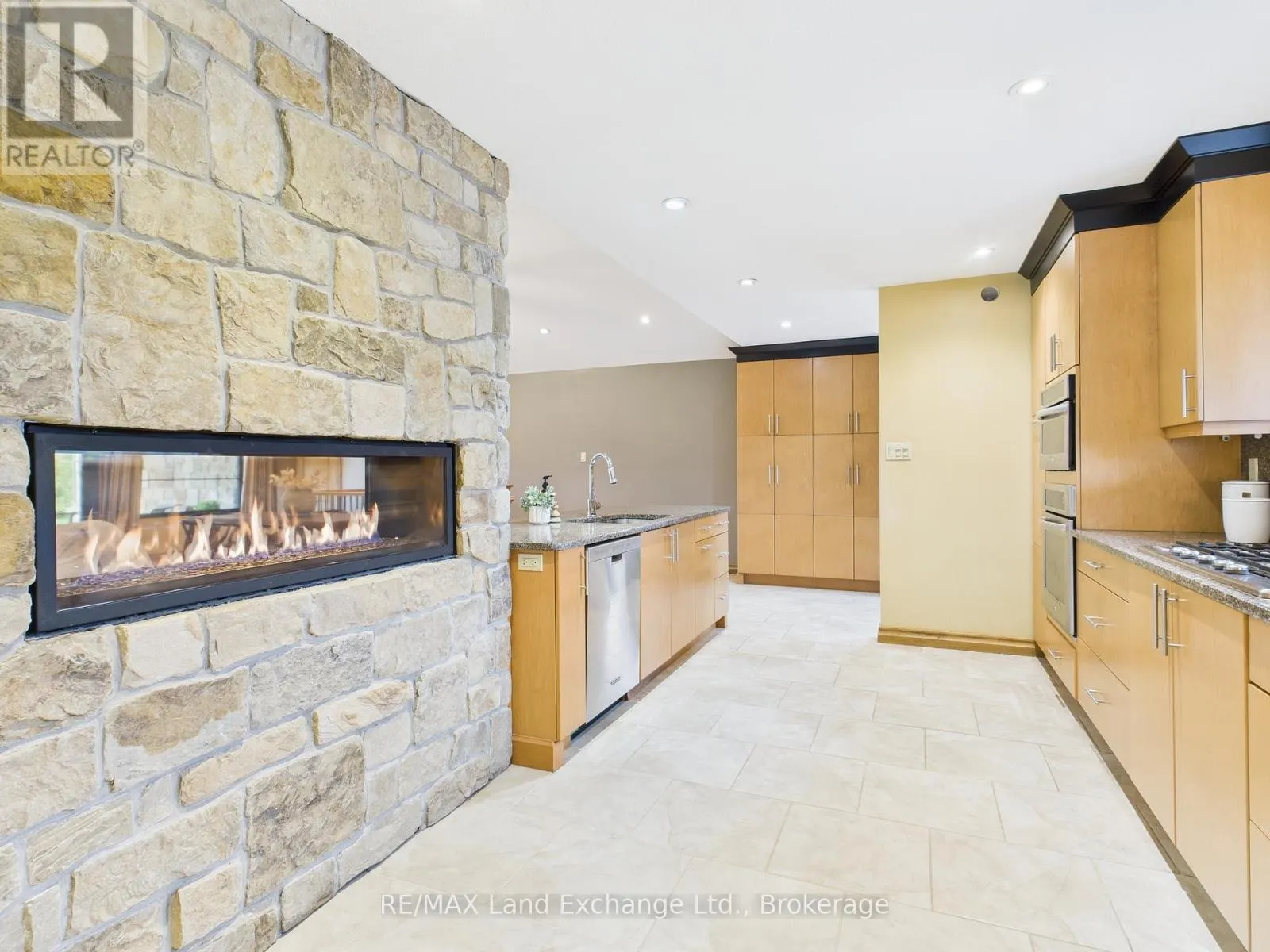 203 CAMPBELL CRESCENT