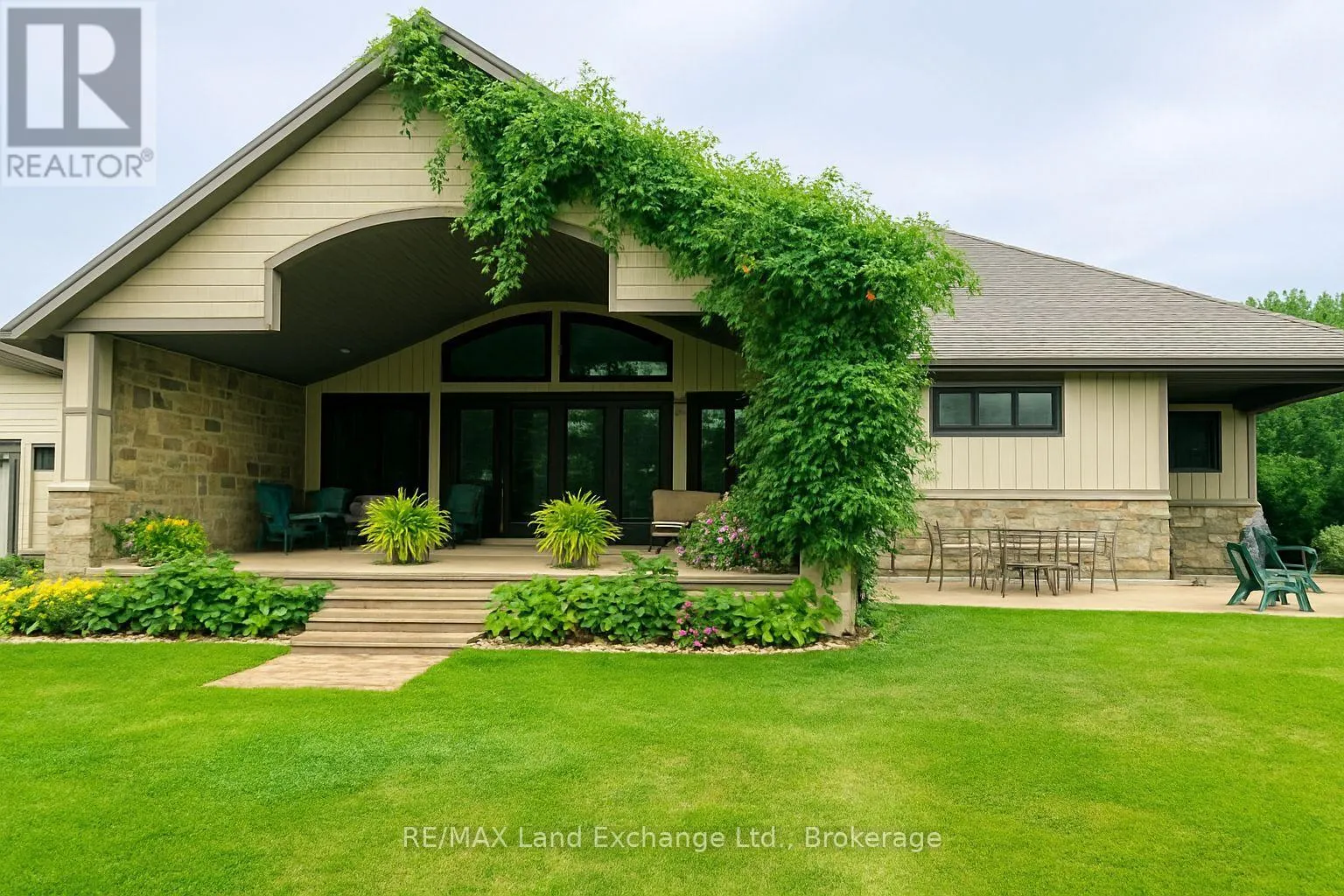 203 CAMPBELL CRESCENT