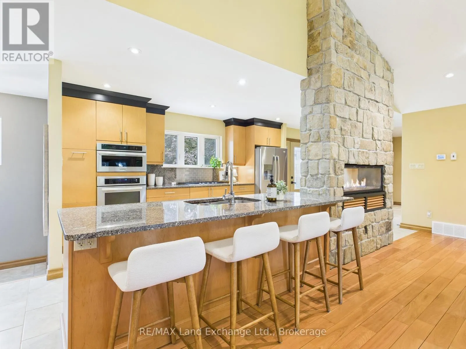 203 CAMPBELL CRESCENT