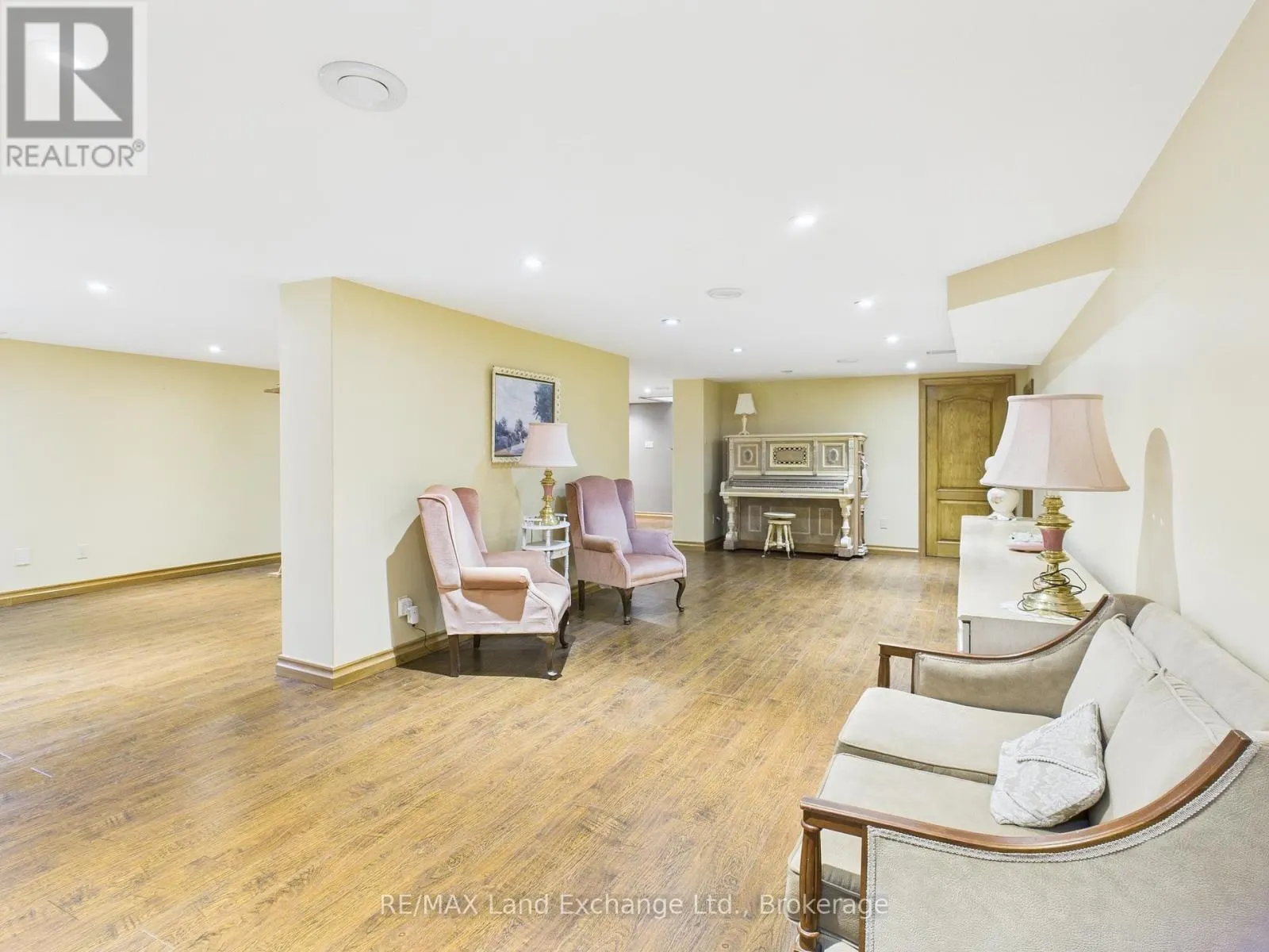 203 CAMPBELL CRESCENT