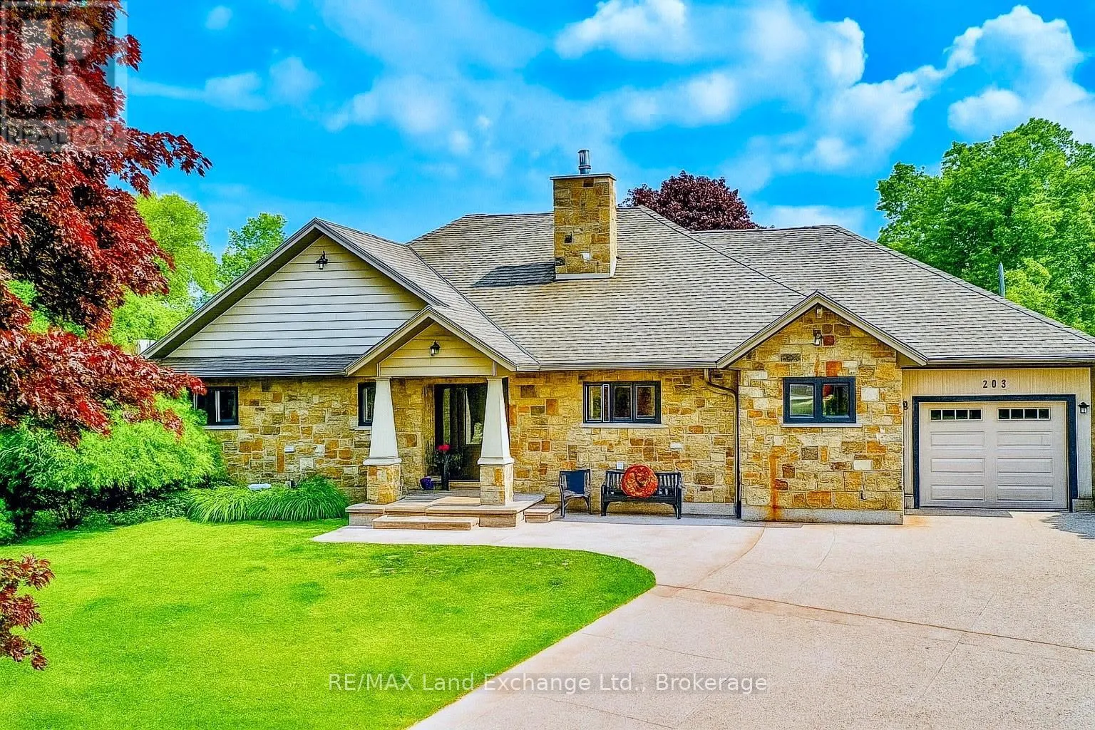203 CAMPBELL CRESCENT