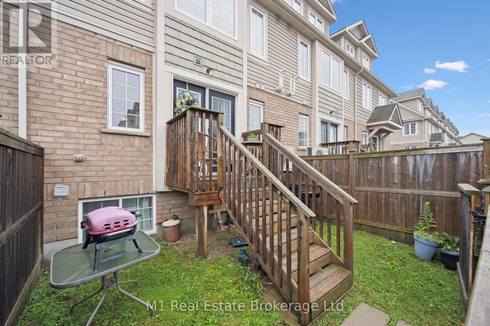 626A WOODLAWN ROAD E