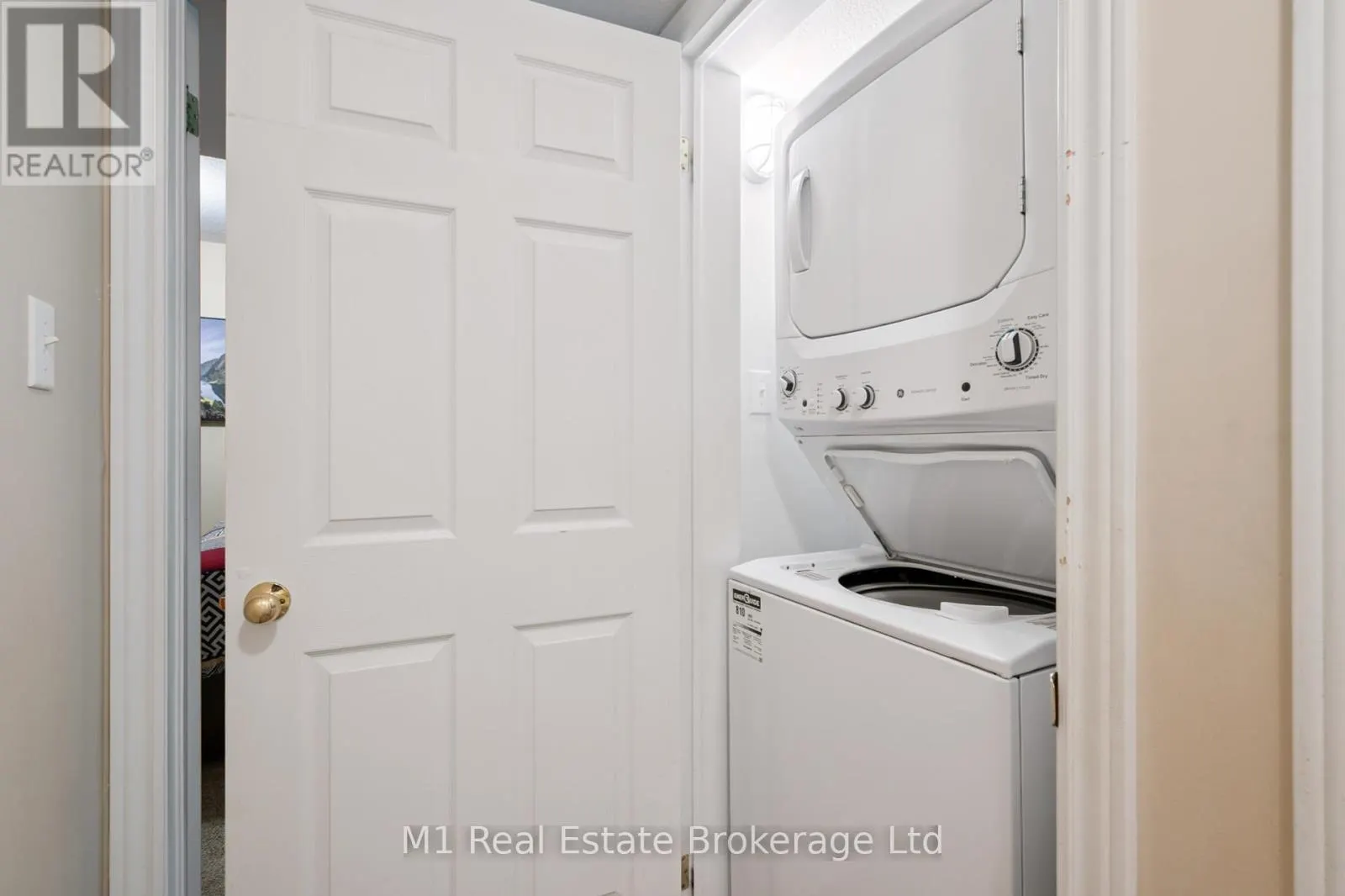 626A WOODLAWN ROAD E