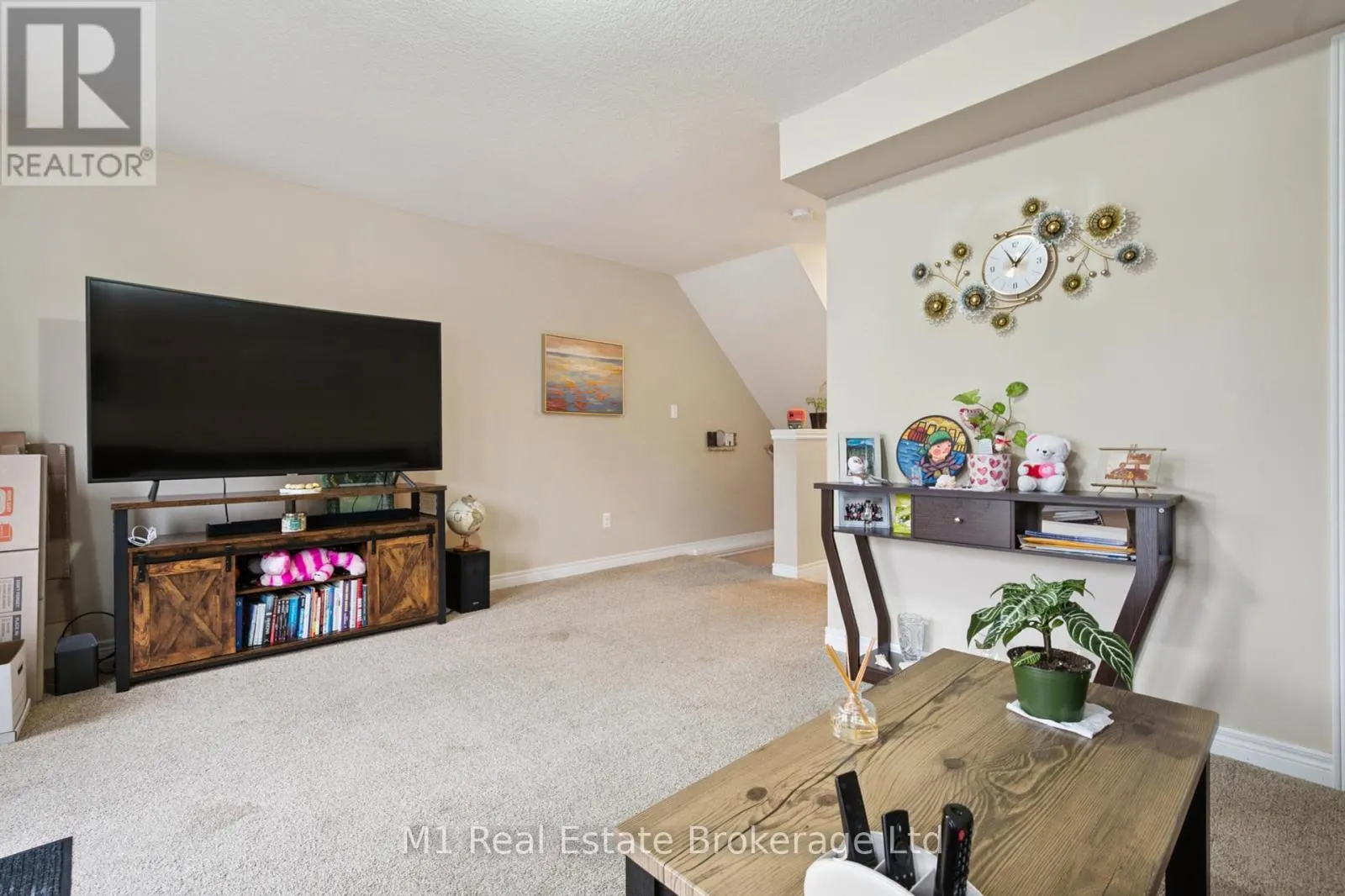 626A WOODLAWN ROAD E