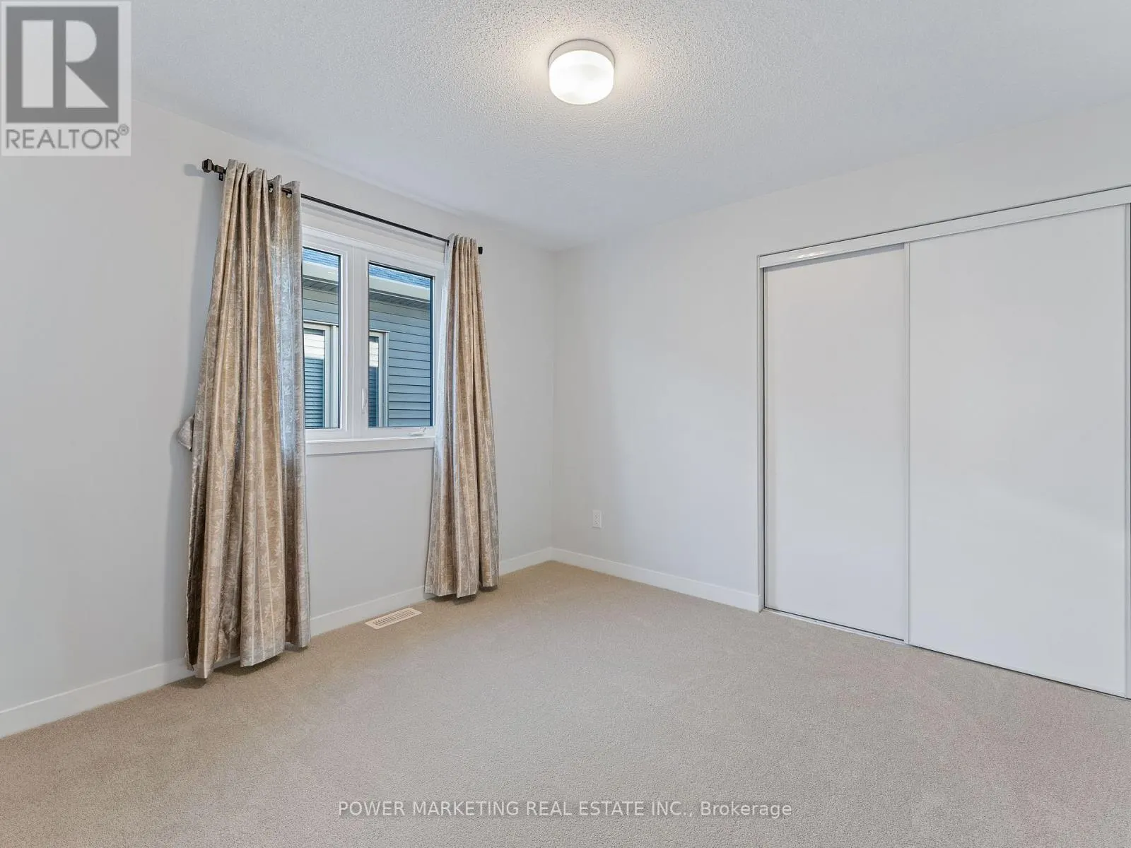 1017 CURRAGLASS WALK