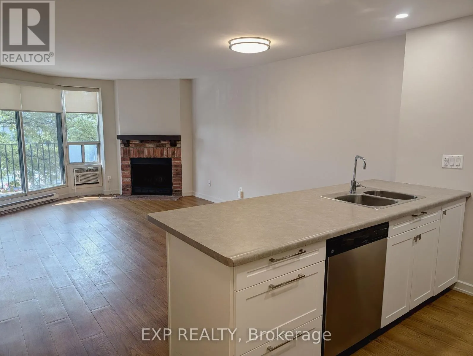 407 - 1300 RICHMOND ROAD