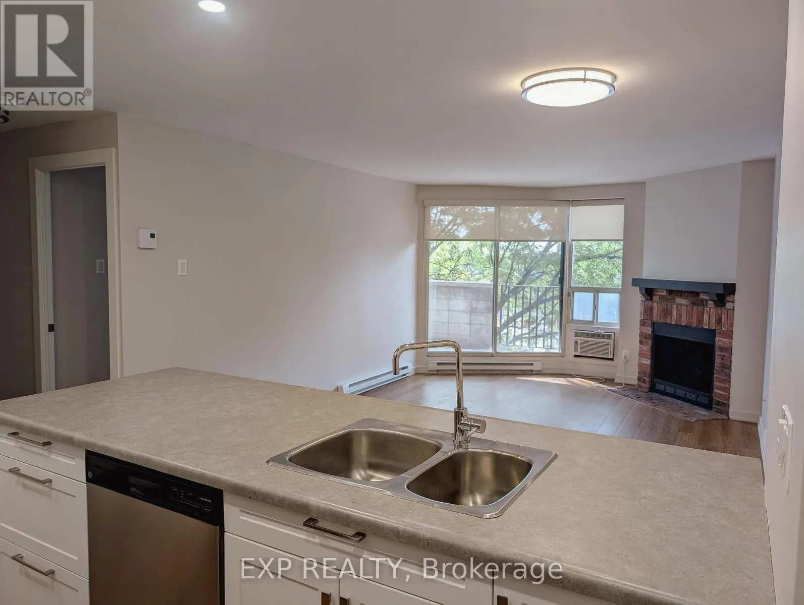 407 - 1300 RICHMOND ROAD