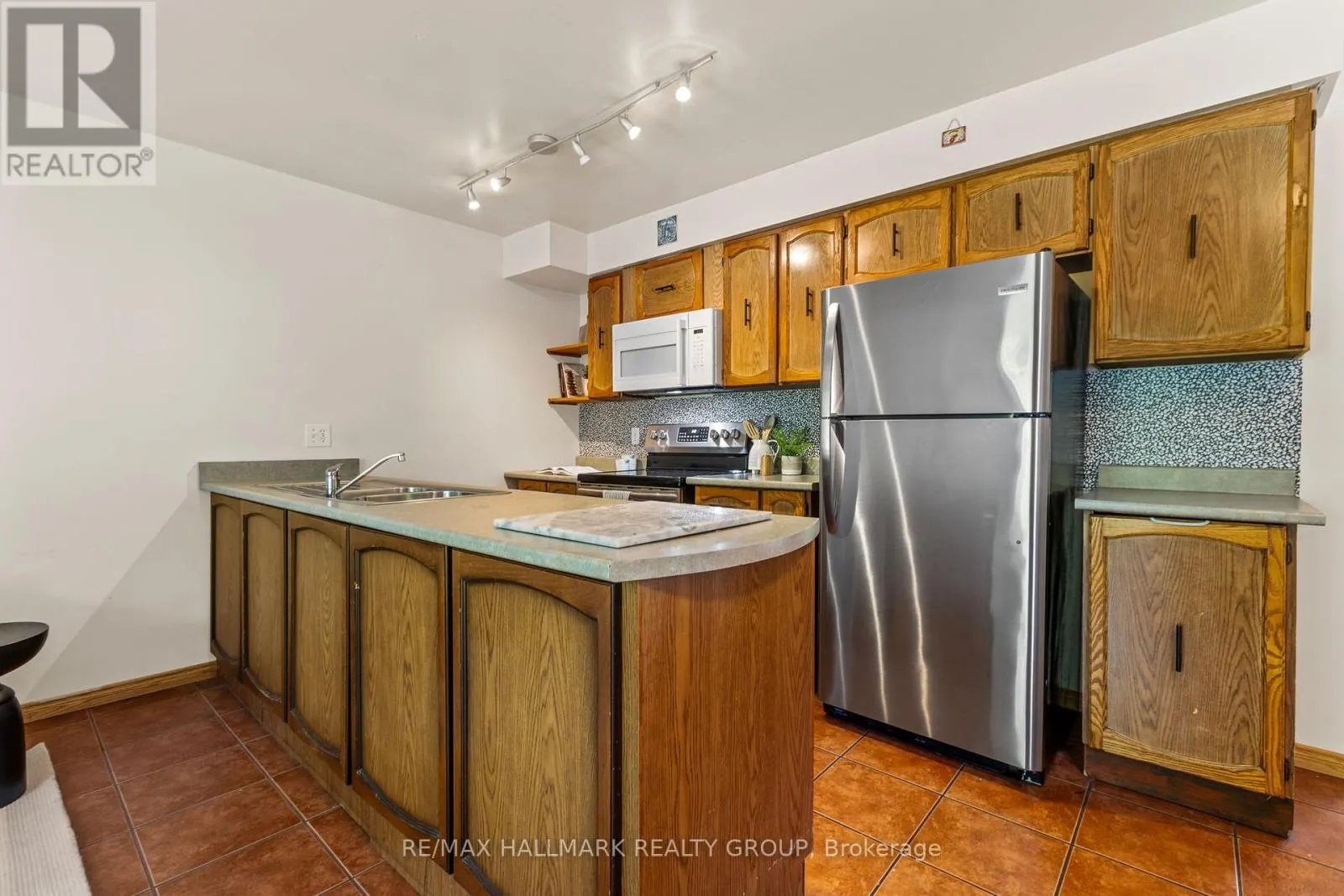7 NAISMITH CRESCENT