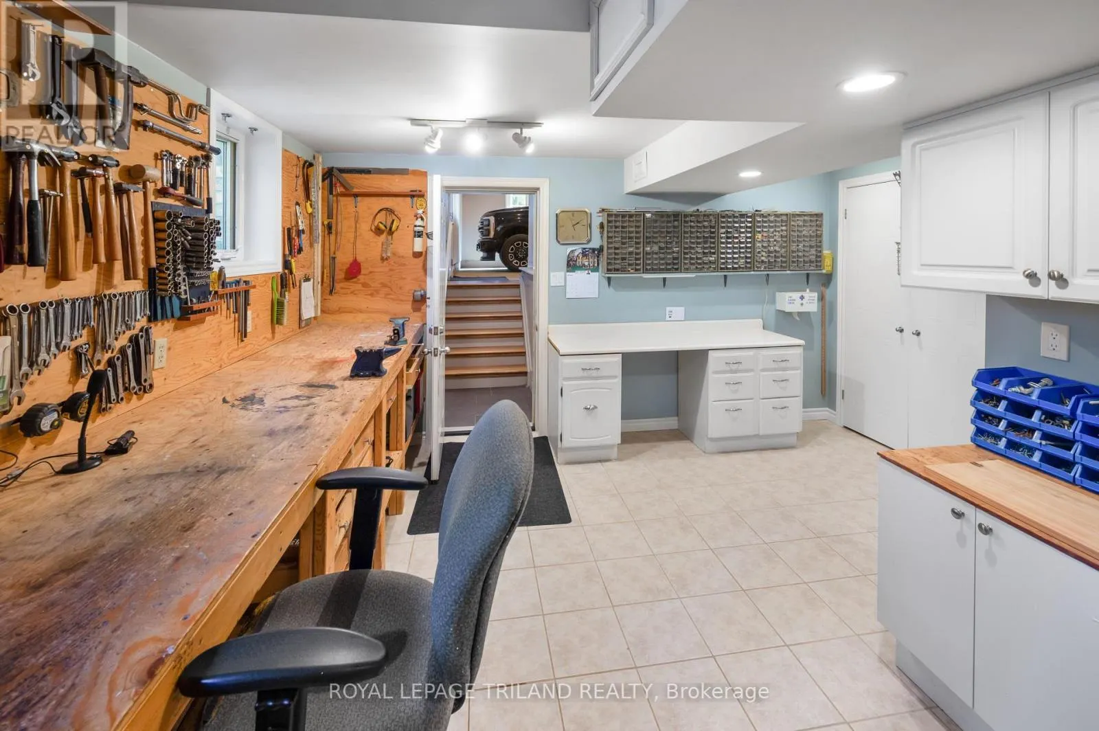 2670 PUTNAM ROAD