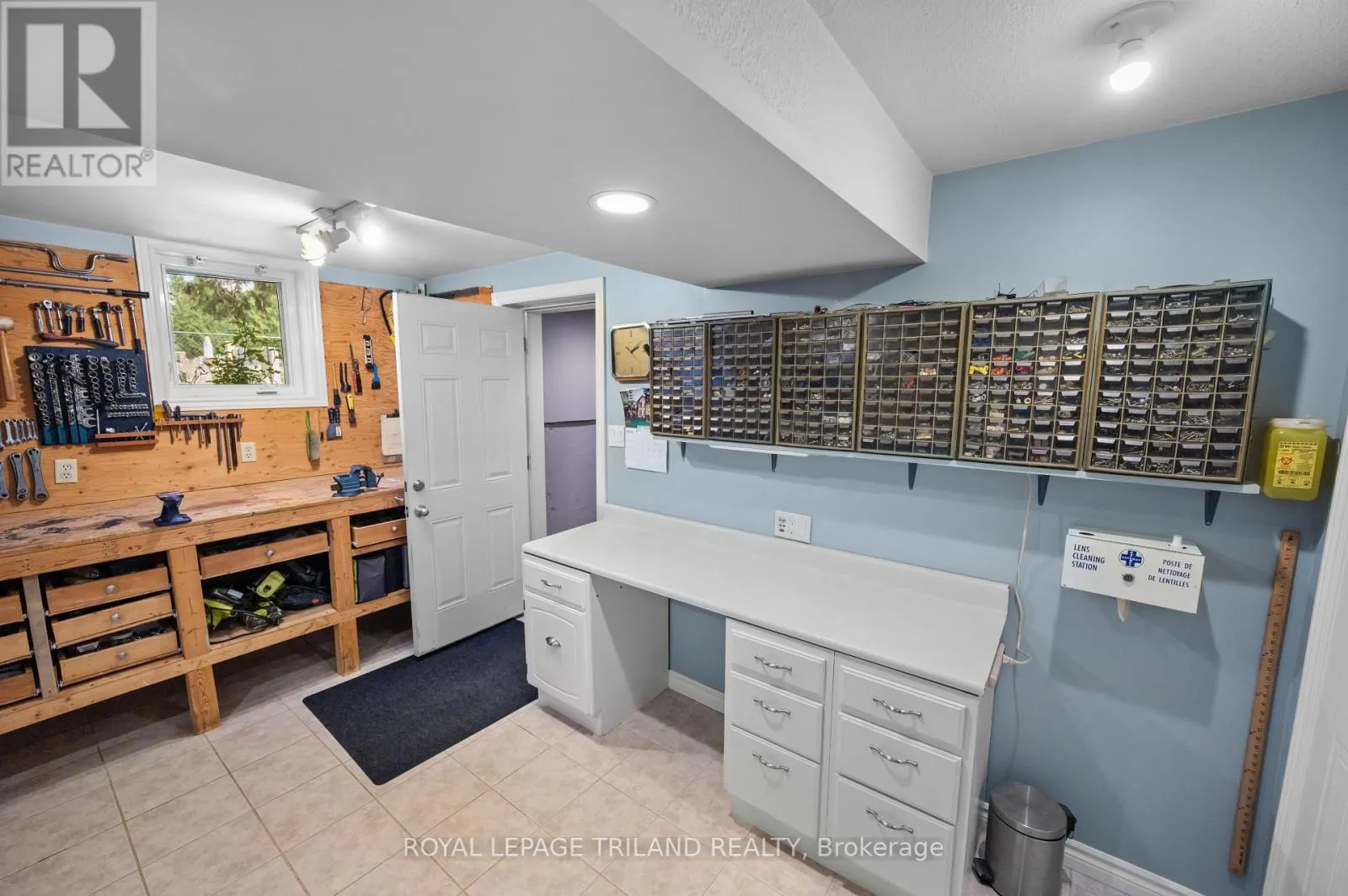 2670 PUTNAM ROAD