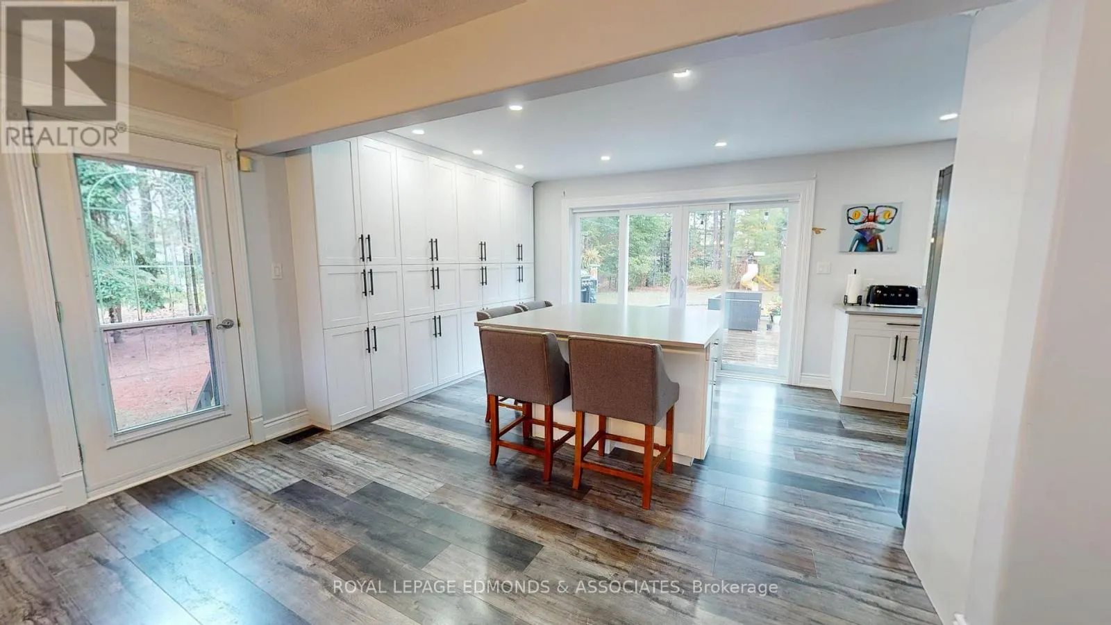 4 STEFFEN STREET
