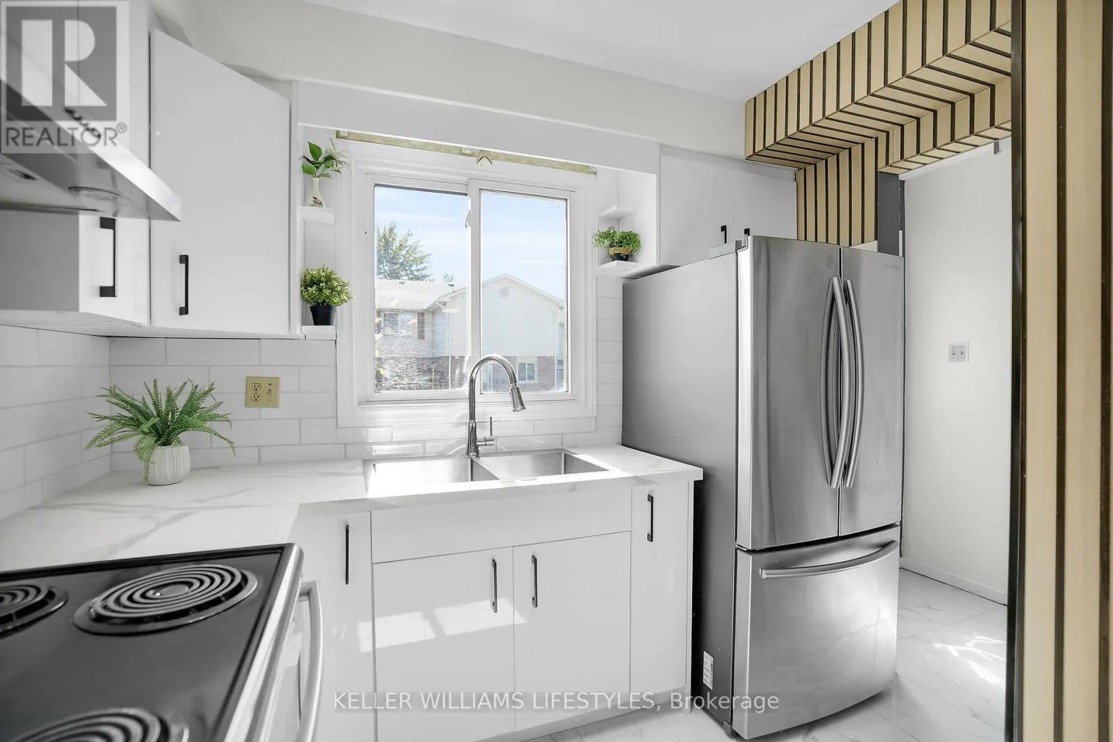 4 - 230 CLARKE ROAD, #4