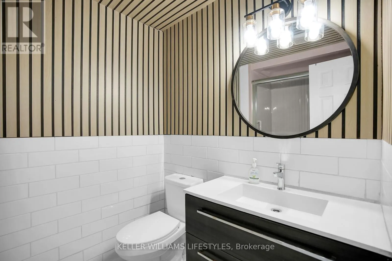 4 - 230 CLARKE ROAD, #4
