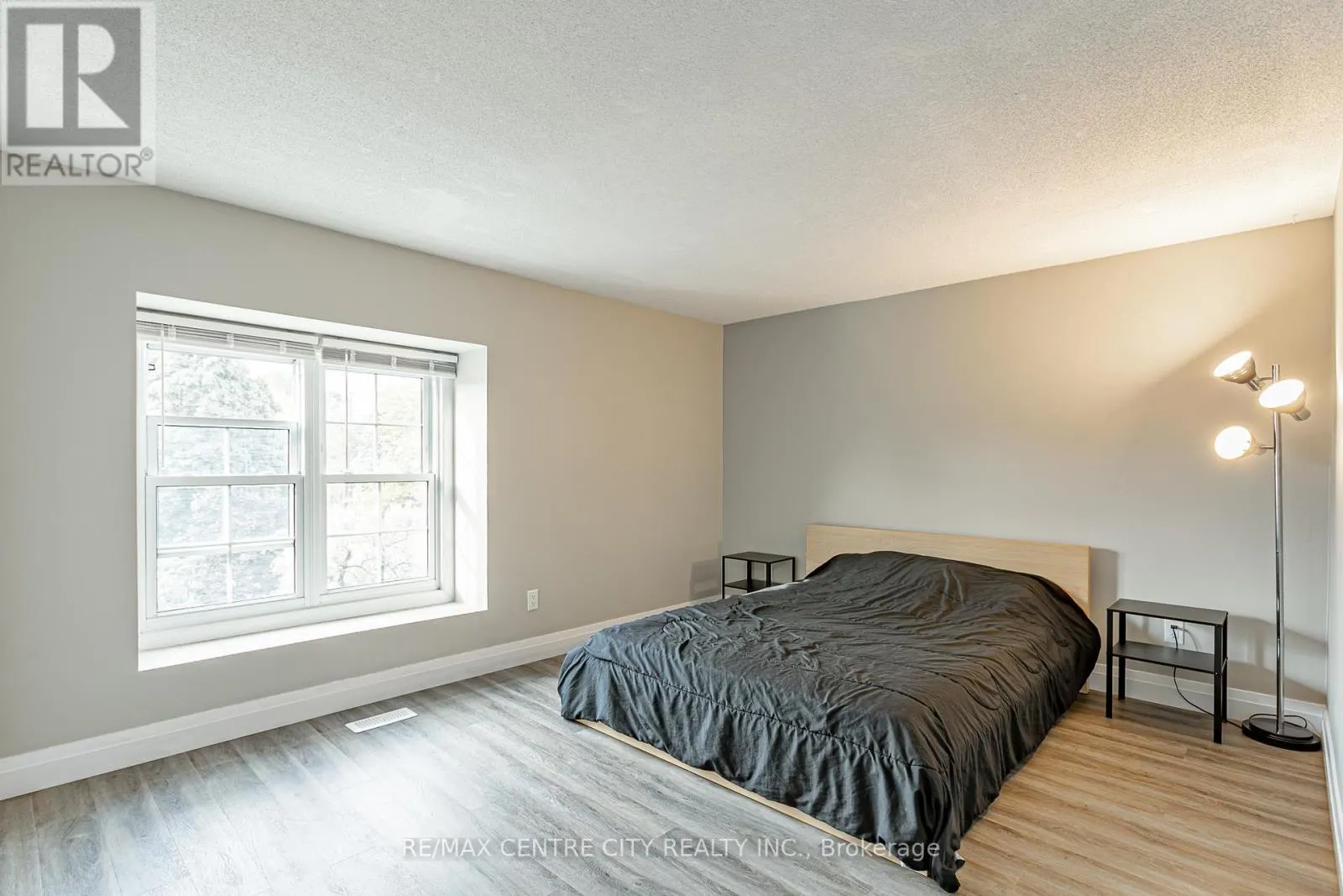 42 - 900 POND VIEW ROAD, #42