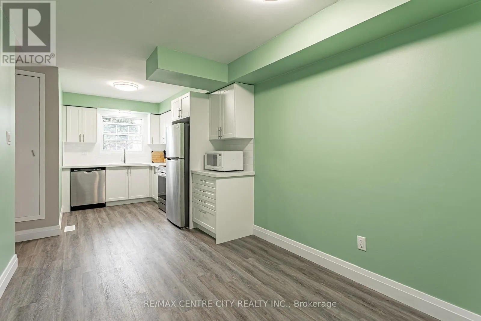 42 - 900 POND VIEW ROAD, #42