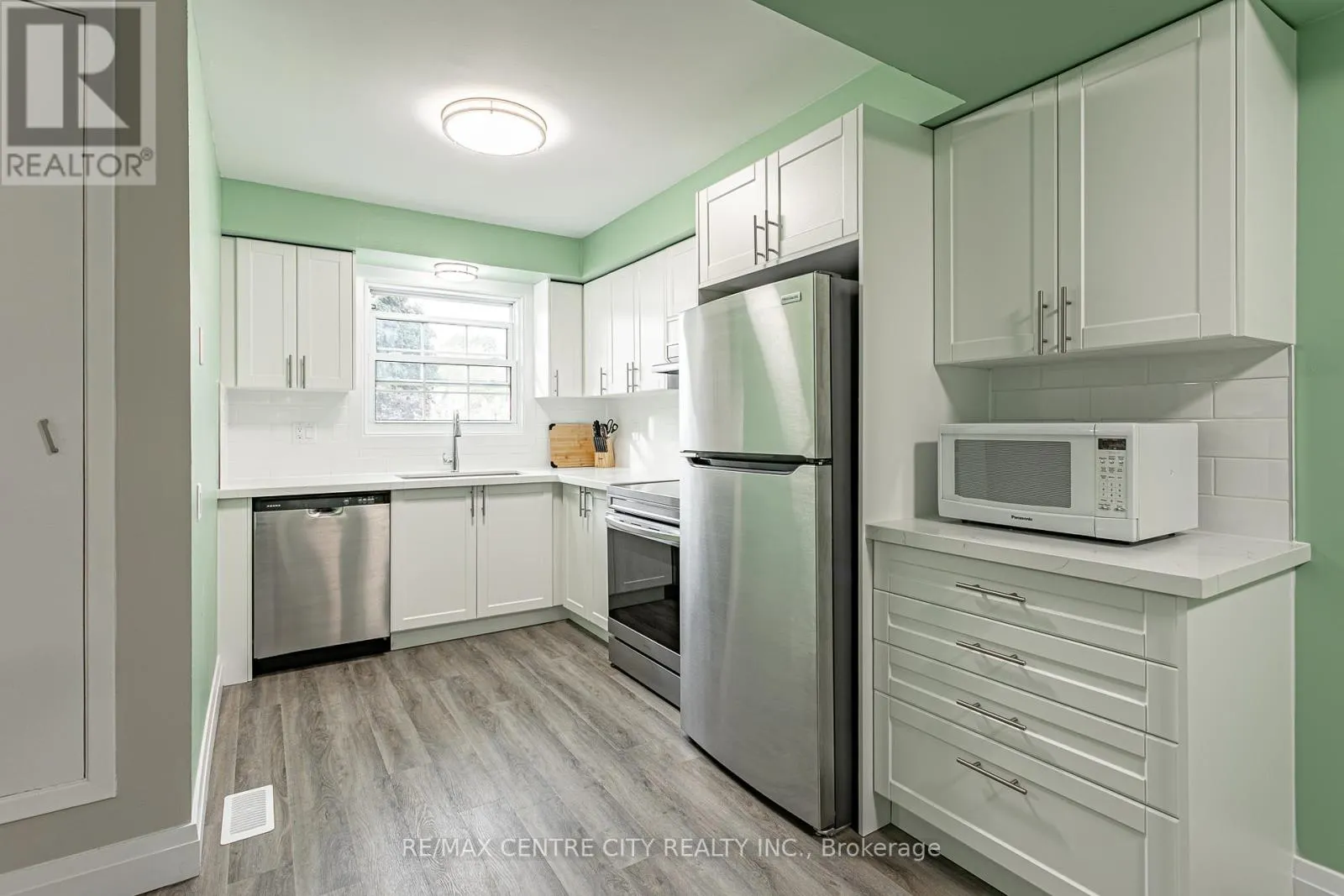 42 - 900 POND VIEW ROAD, #42