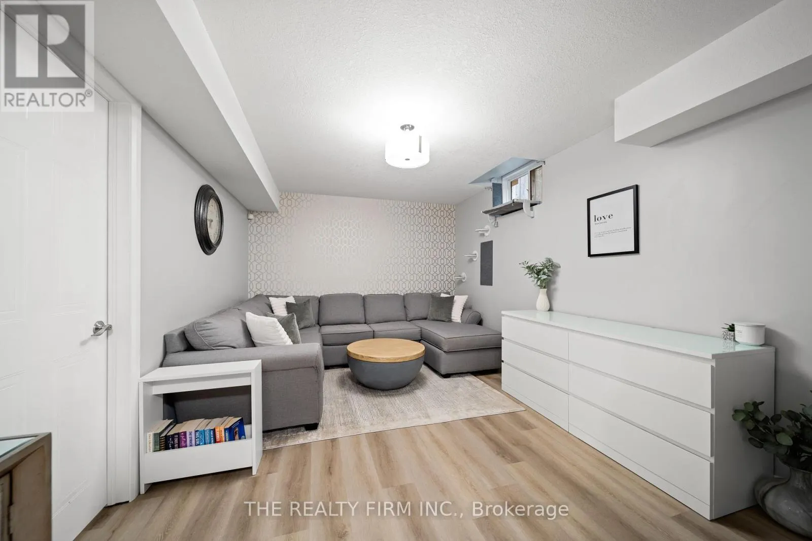 269 ROSSMORE COURT
