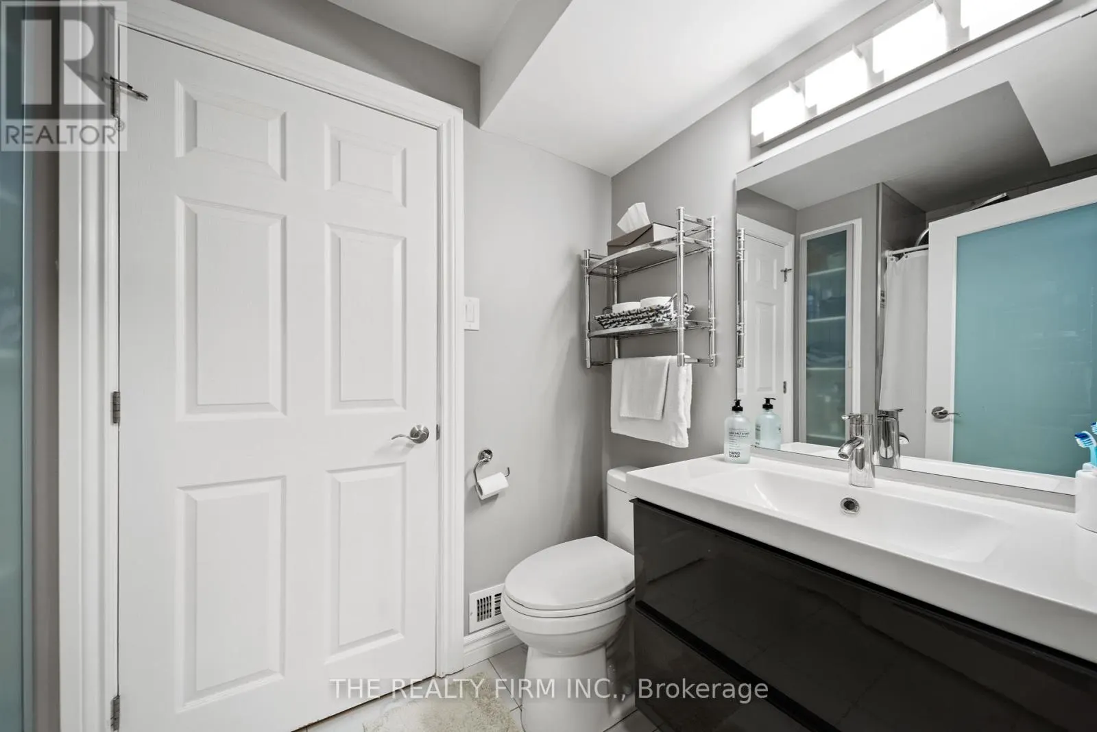 269 ROSSMORE COURT