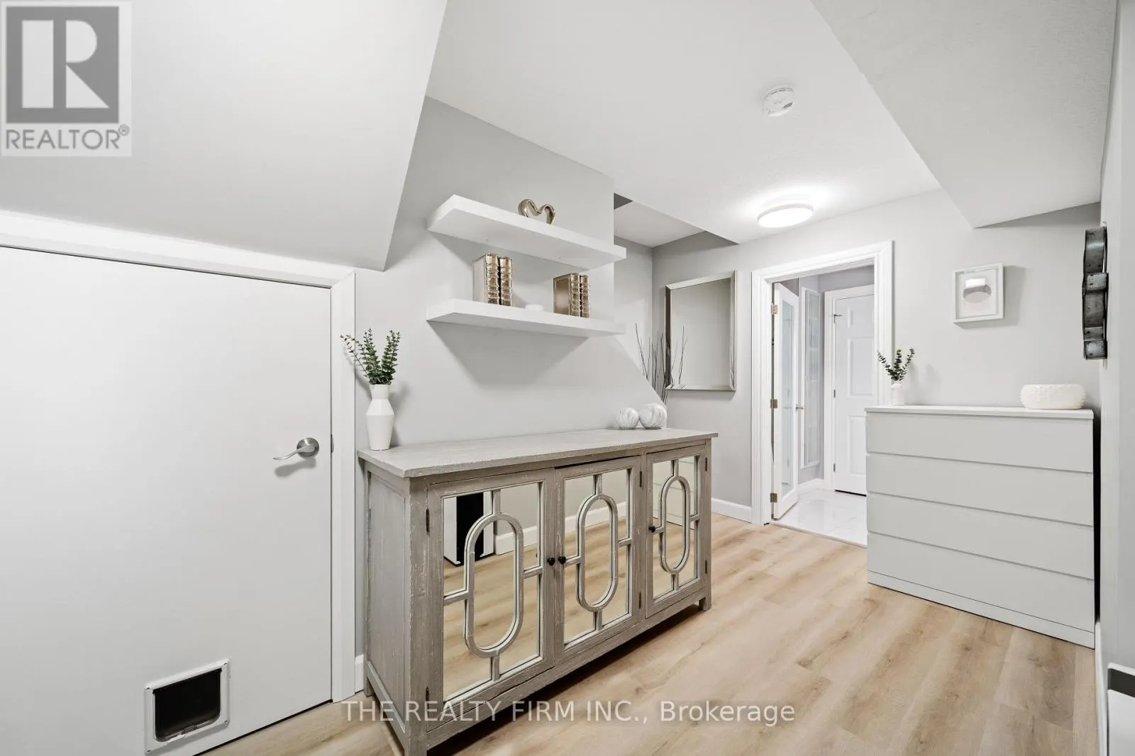 269 ROSSMORE COURT