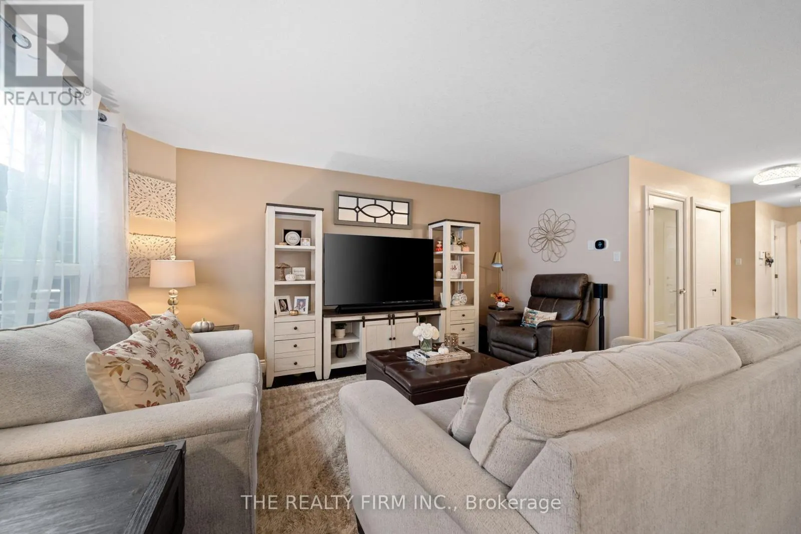 269 ROSSMORE COURT