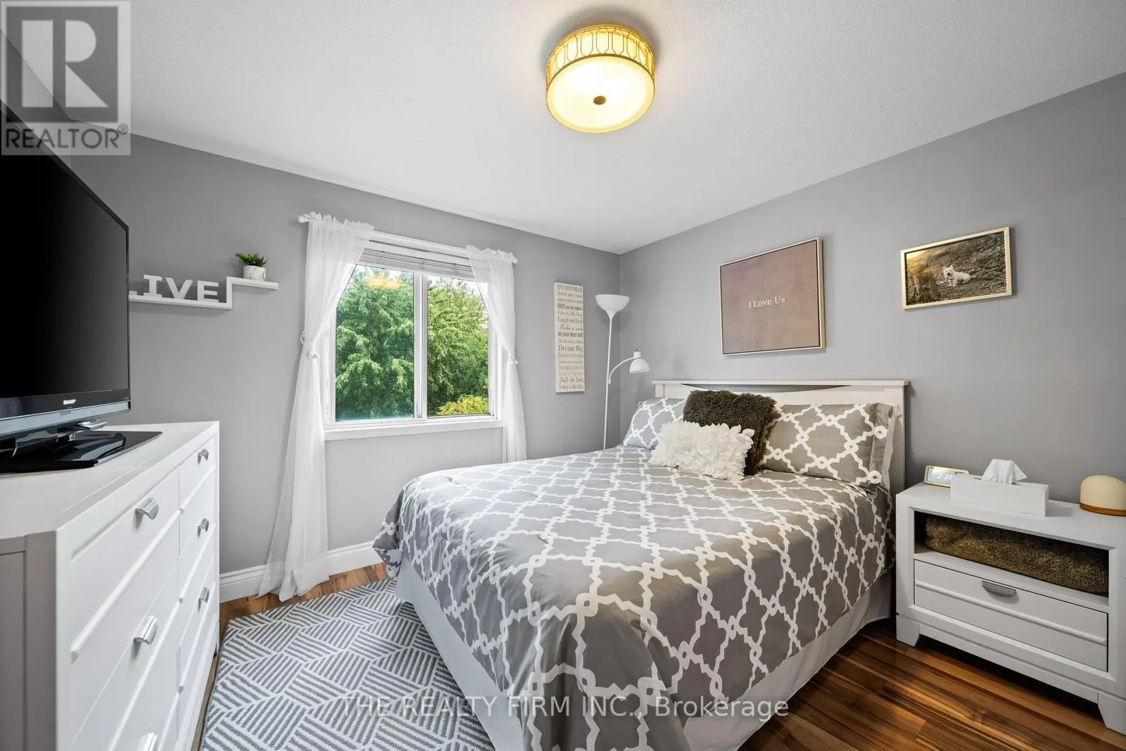 269 ROSSMORE COURT