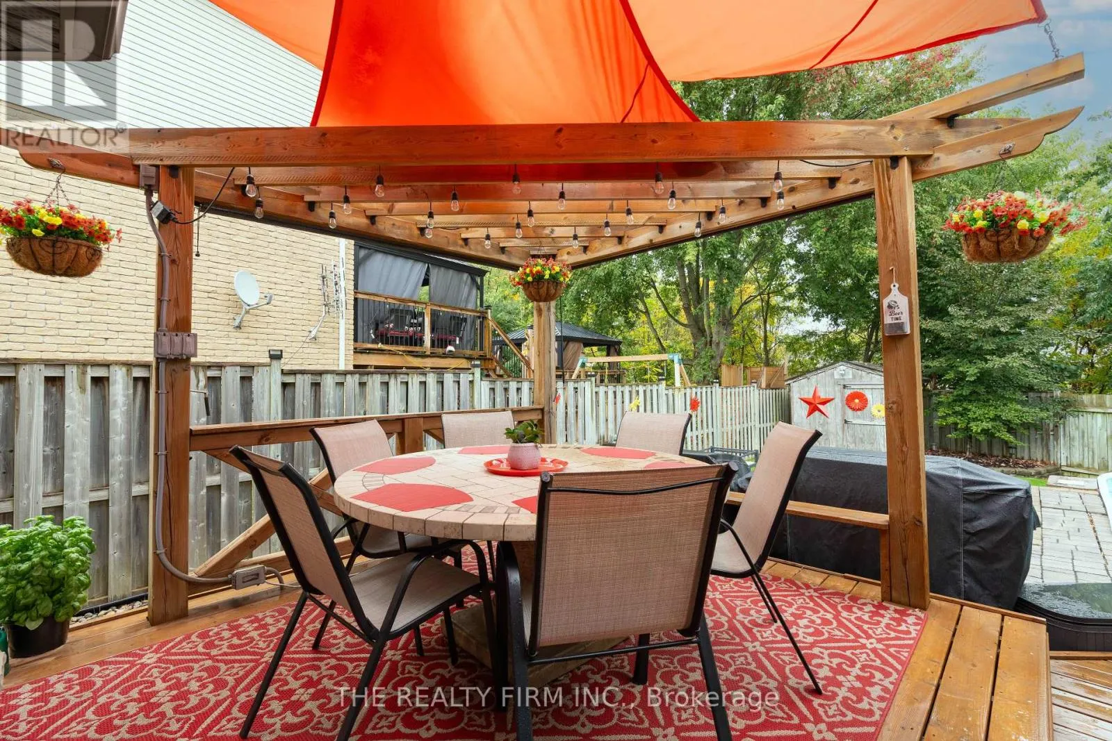 269 ROSSMORE COURT