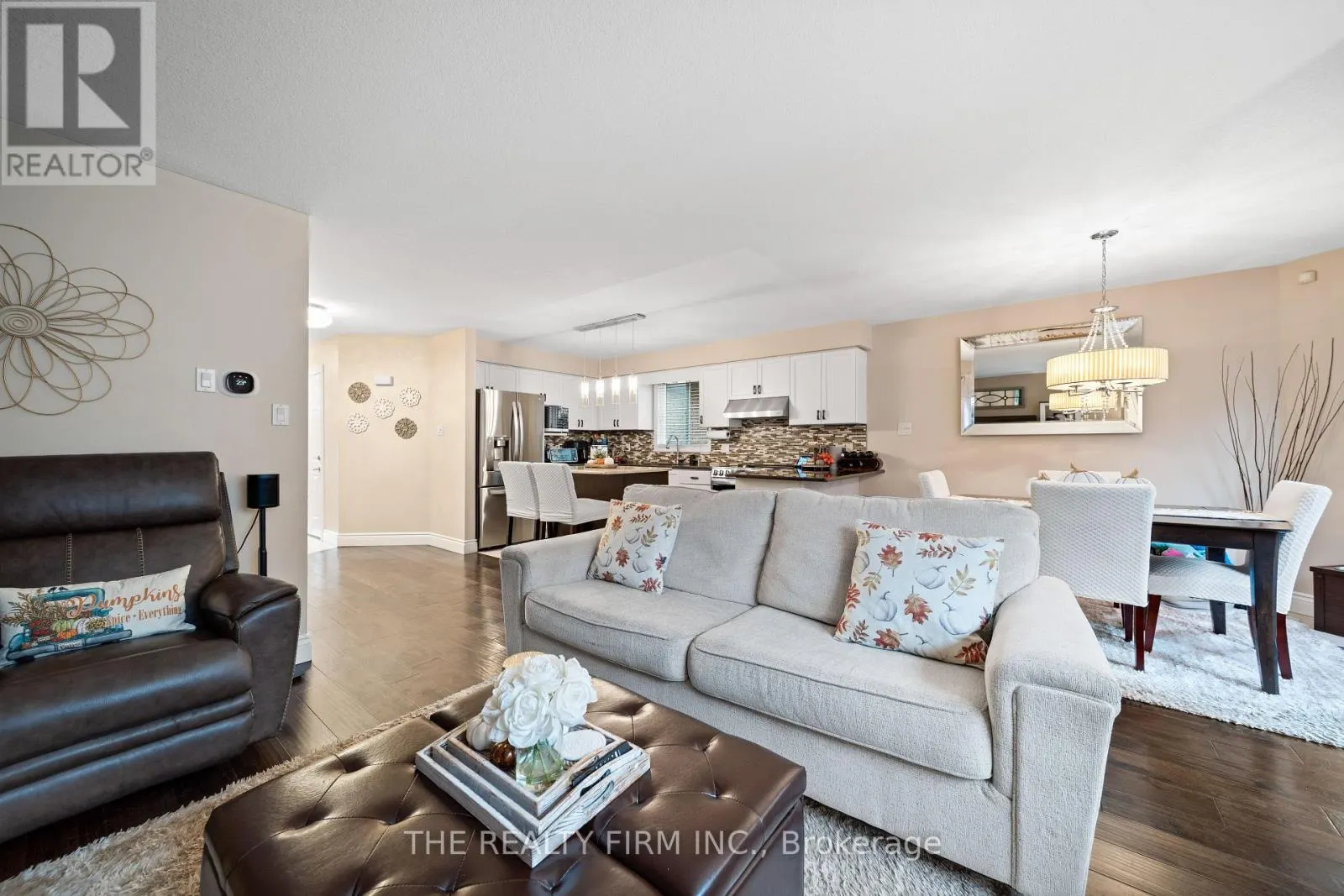269 ROSSMORE COURT