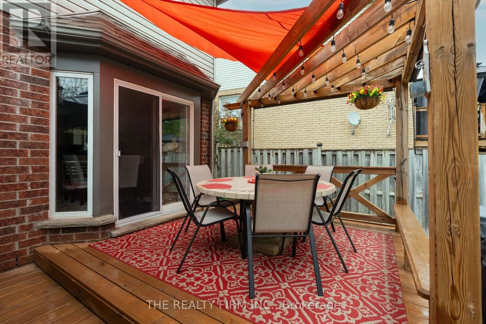 269 ROSSMORE COURT