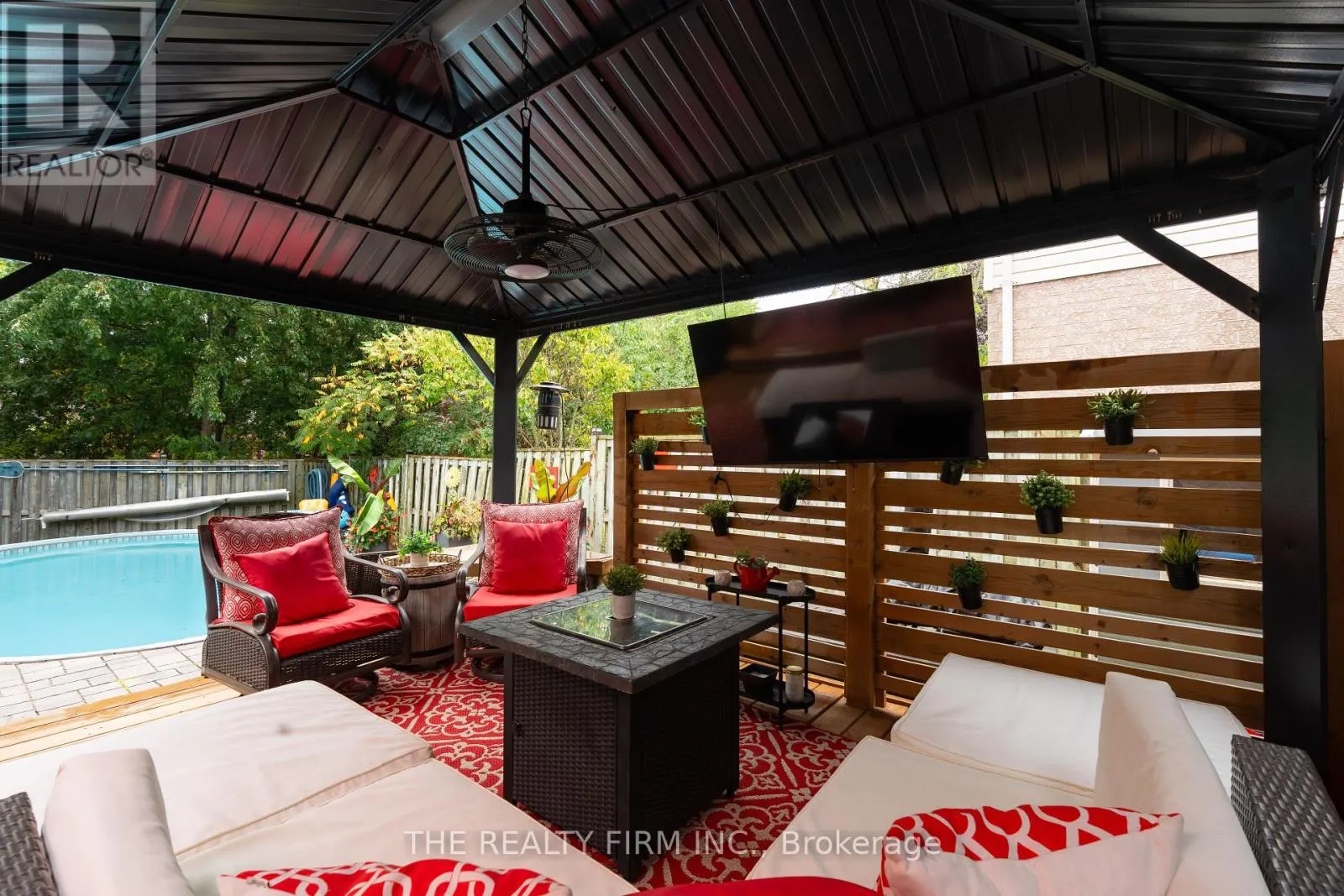 269 ROSSMORE COURT