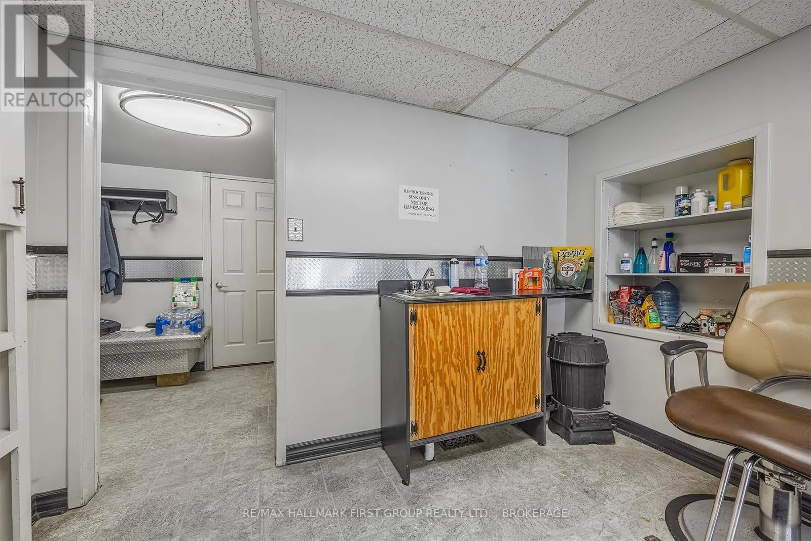 19/21 DUNDAS STREET W