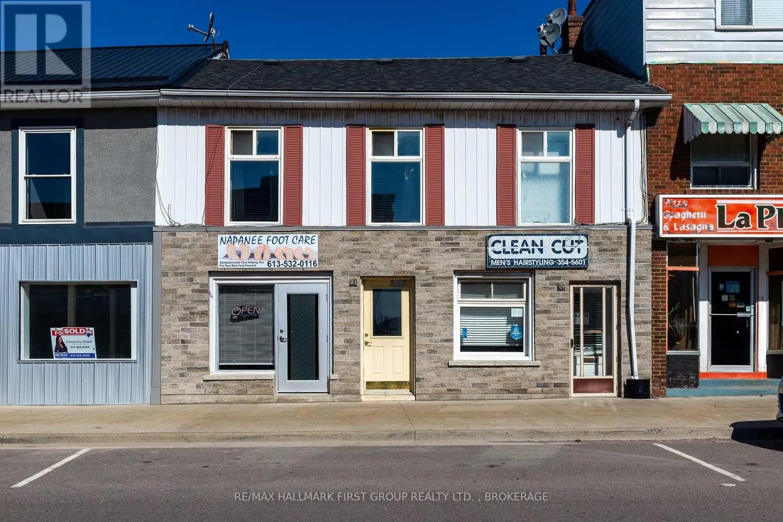19/21 DUNDAS STREET W