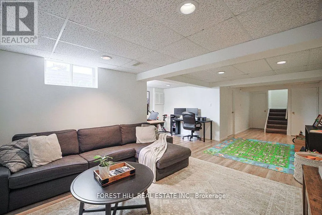 15 - 523 BEECHWOOD DRIVE