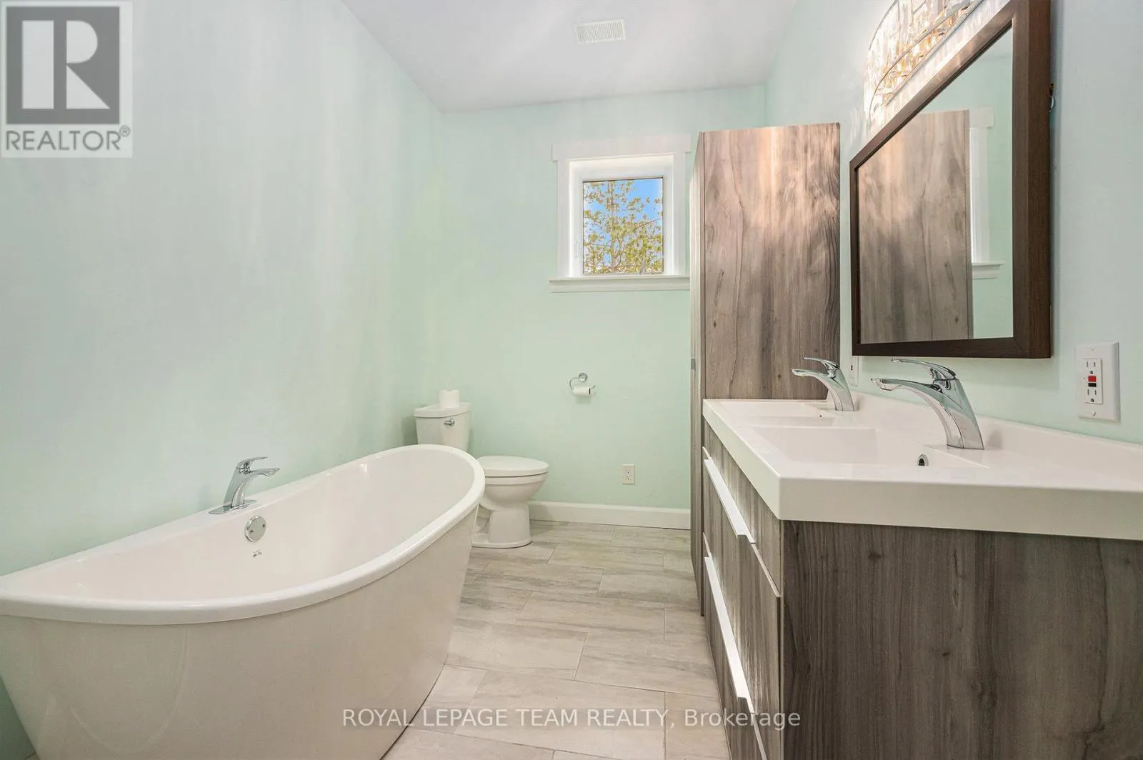 4517 ROGER STEVENS DRIVE