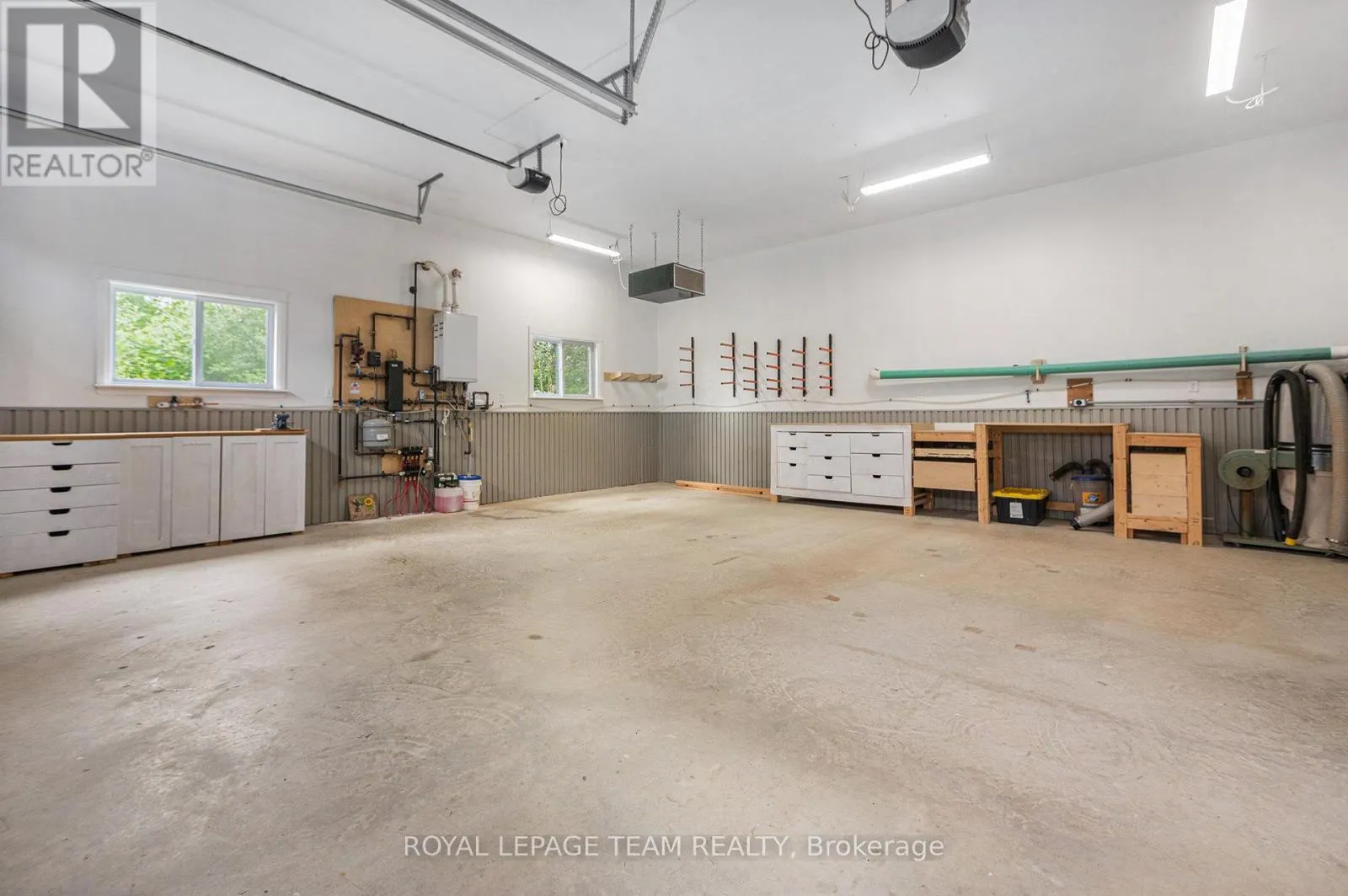 4517 ROGER STEVENS DRIVE