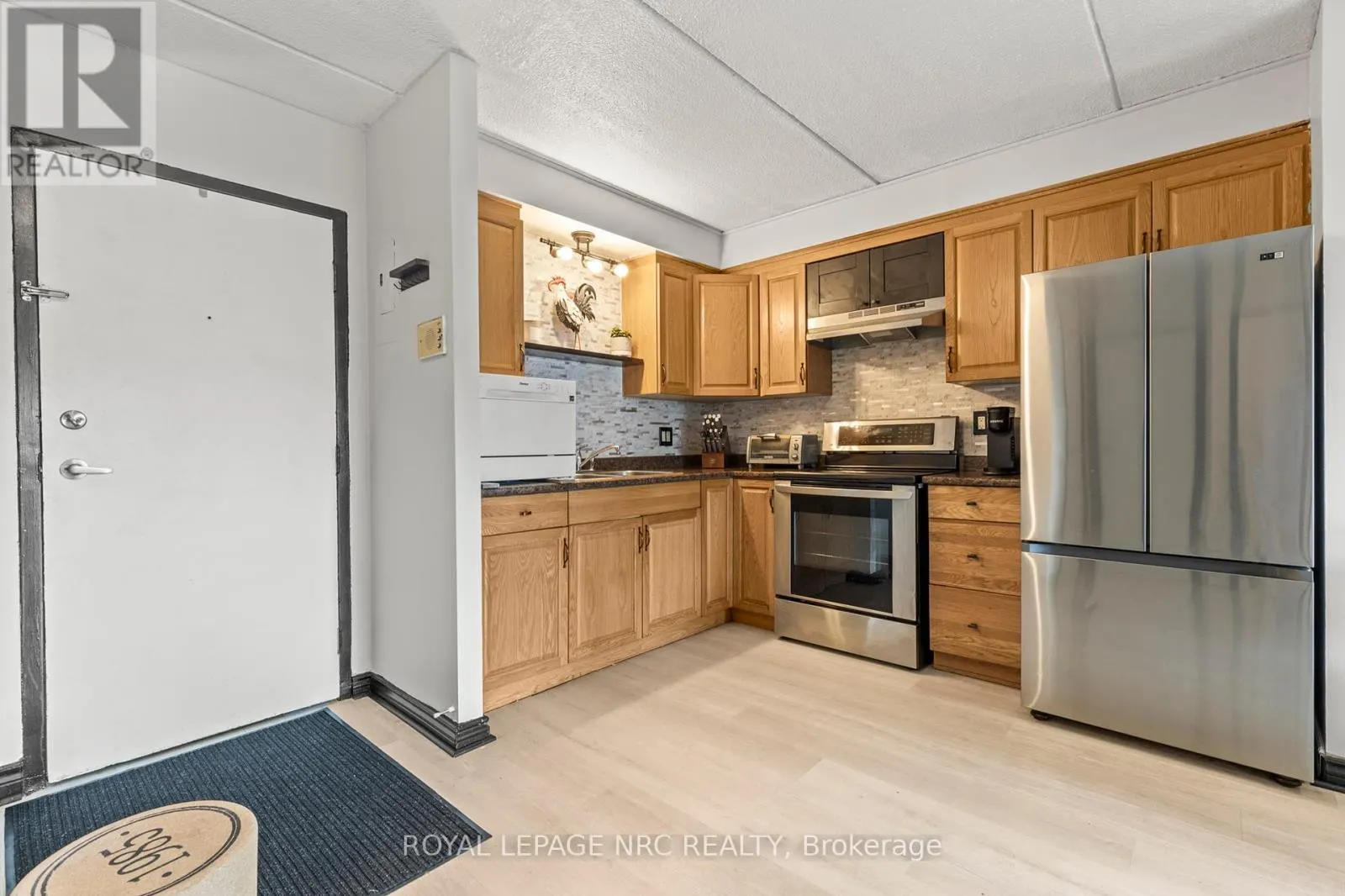 215 - 41 RYKERT STREET, #215