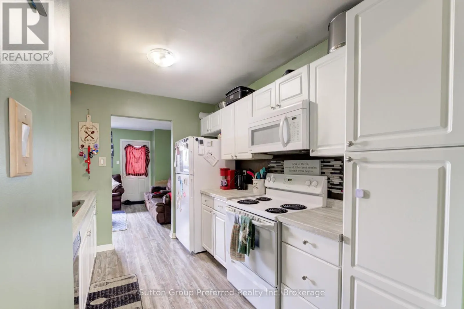 28 - 1093 NELLIS STREET, #28